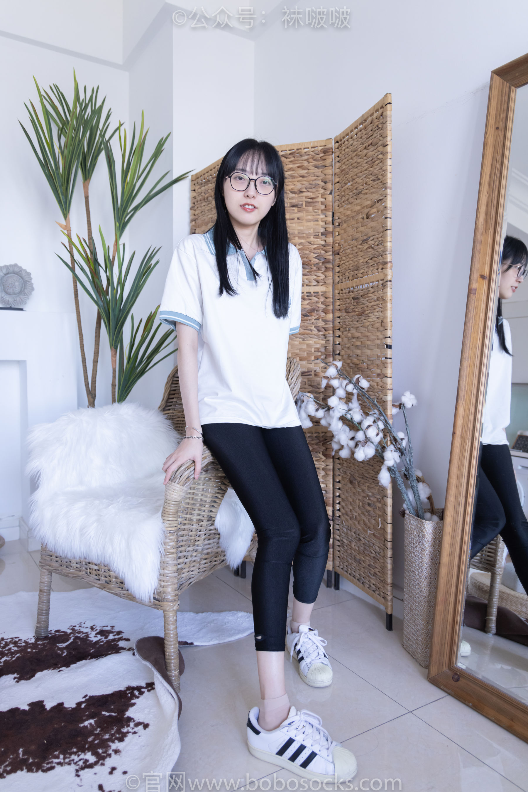 BoBoSocks袜啵啵 No.044 稚予-贝壳头、匡威帆布鞋、短肉丝