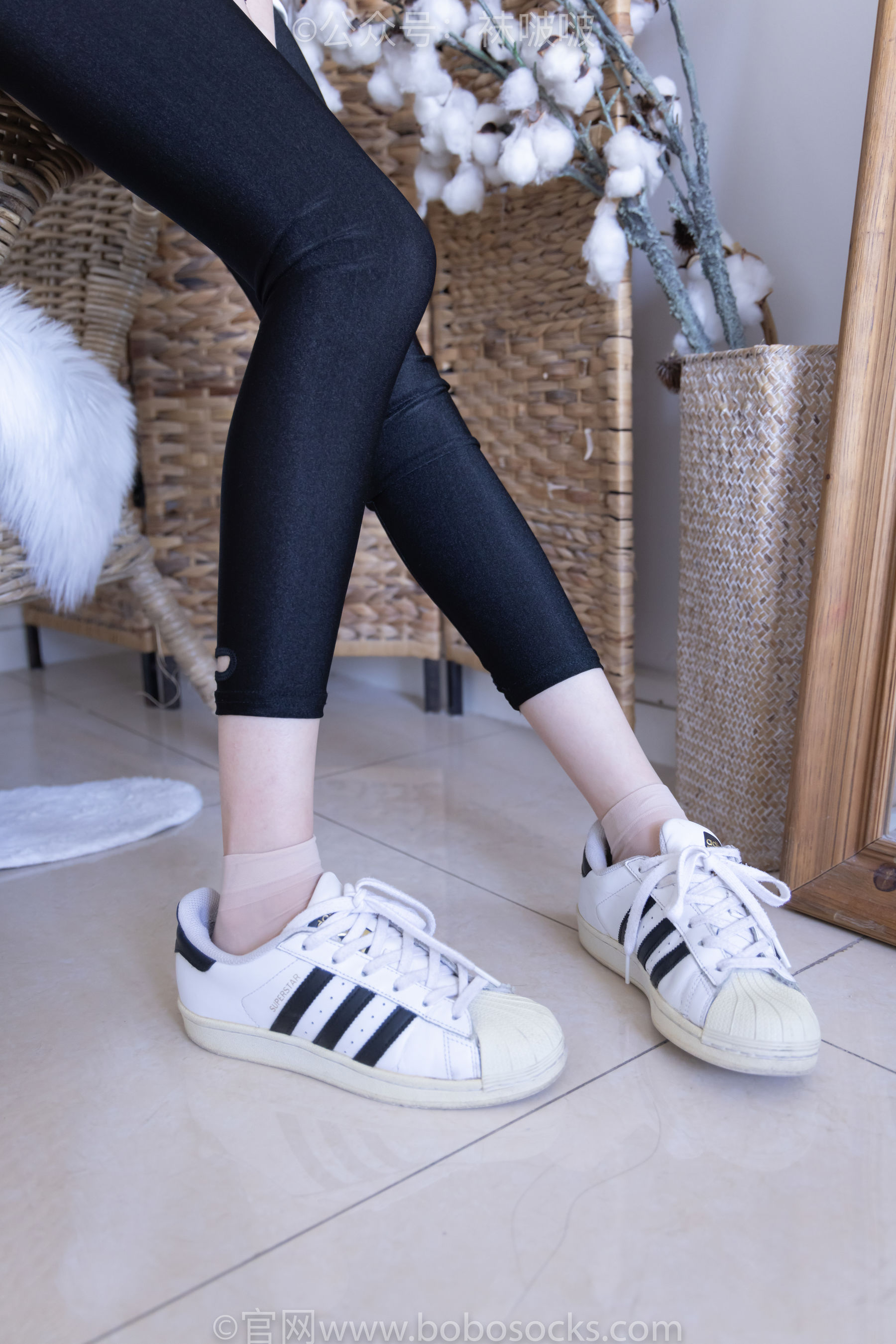 BoBoSocks袜啵啵 No.044 稚予-贝壳头、匡威帆布鞋、短肉丝