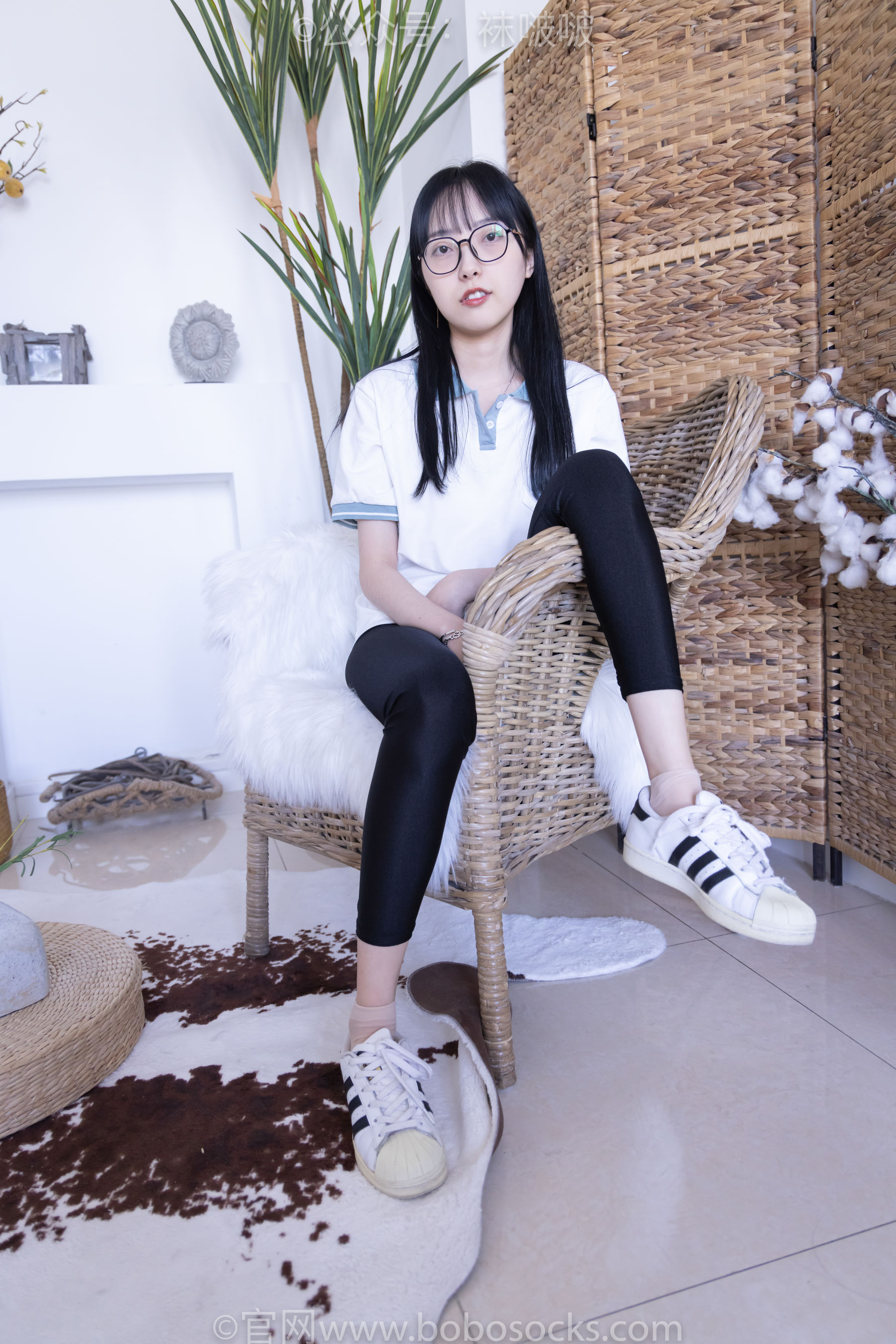 BoBoSocks袜啵啵 No.044 稚予-贝壳头、匡威帆布鞋、短肉丝