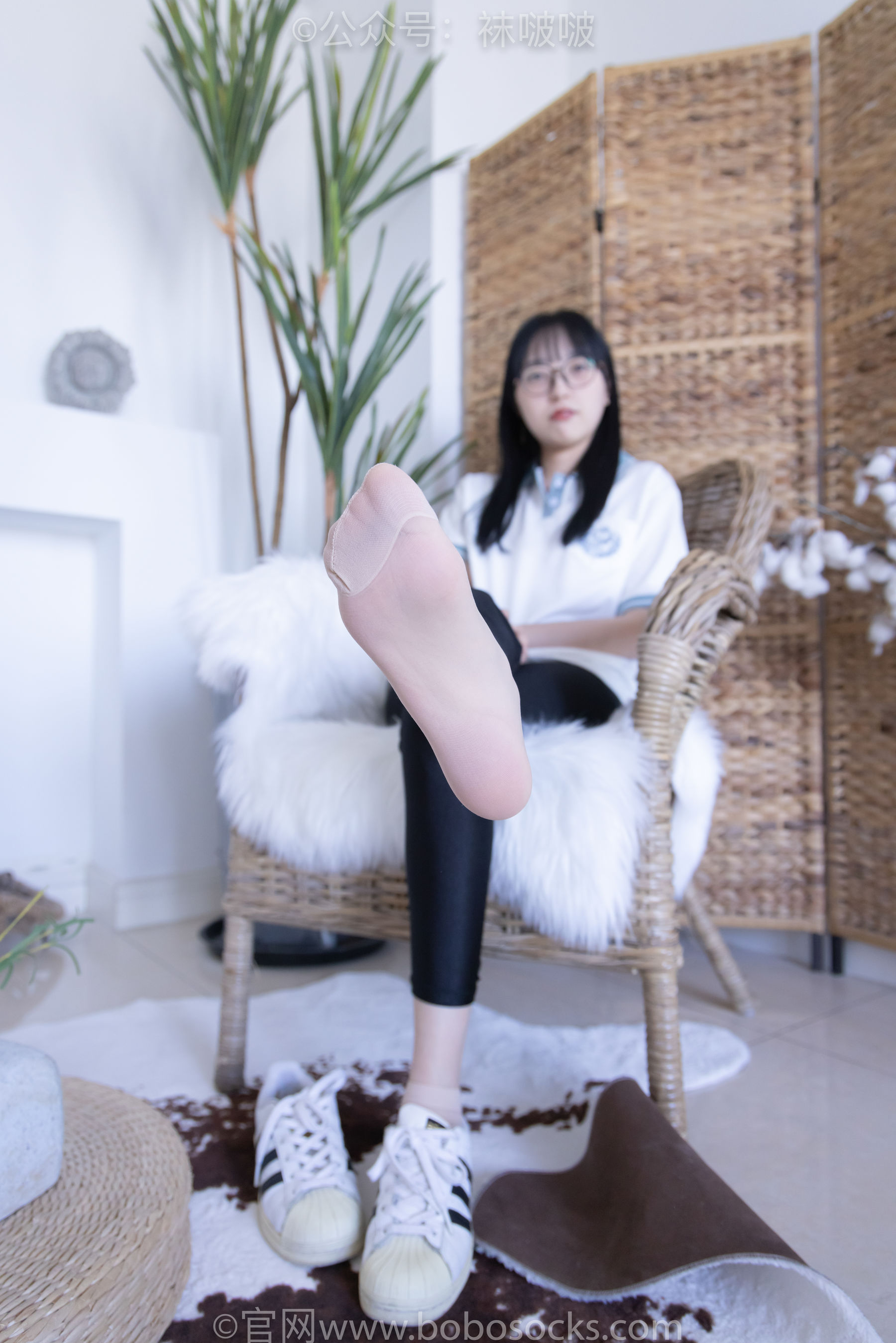 BoBoSocks袜啵啵 No.044 稚予-贝壳头、匡威帆布鞋、短肉丝