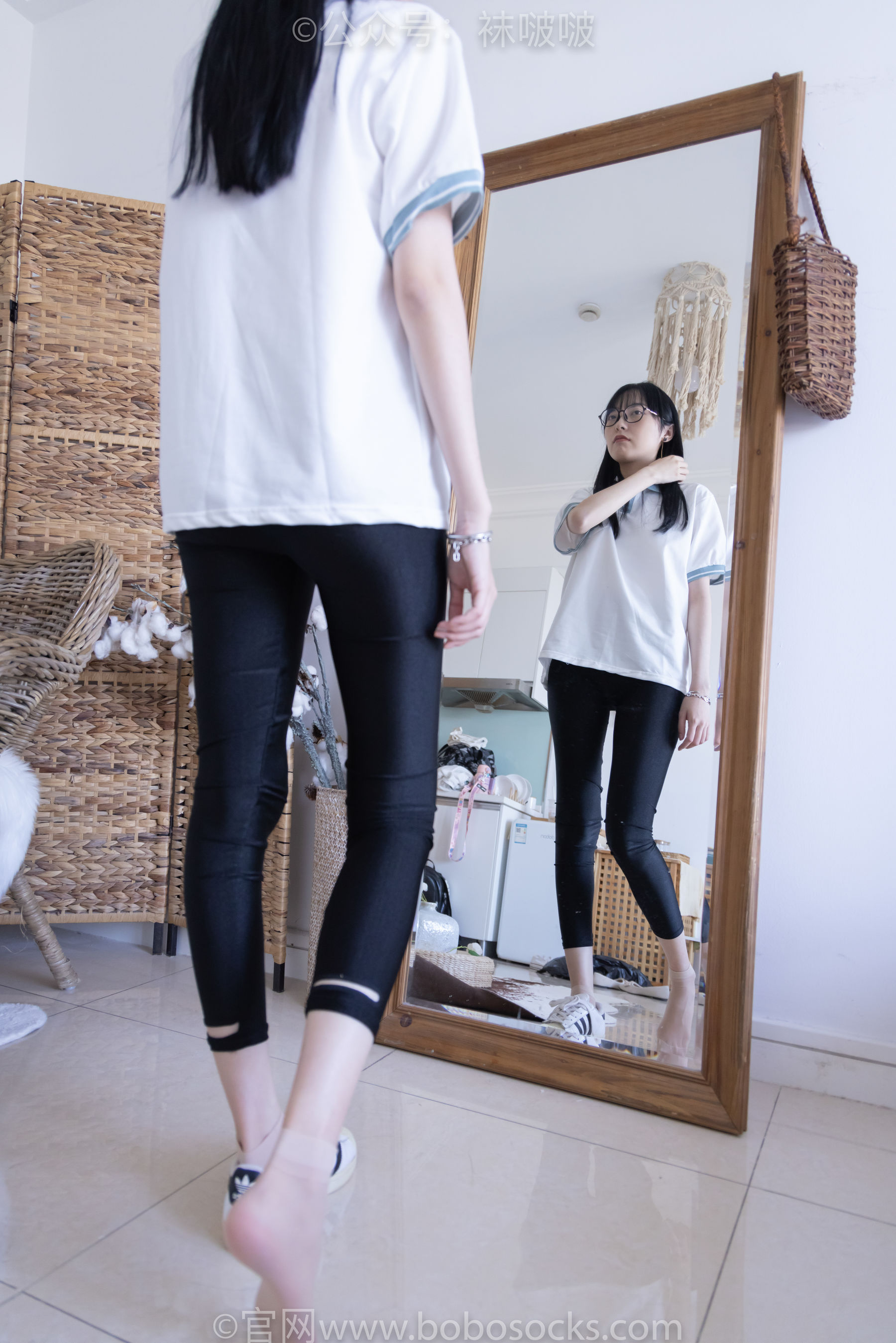 BoBoSocks袜啵啵 No.044 稚予-贝壳头、匡威帆布鞋、短肉丝