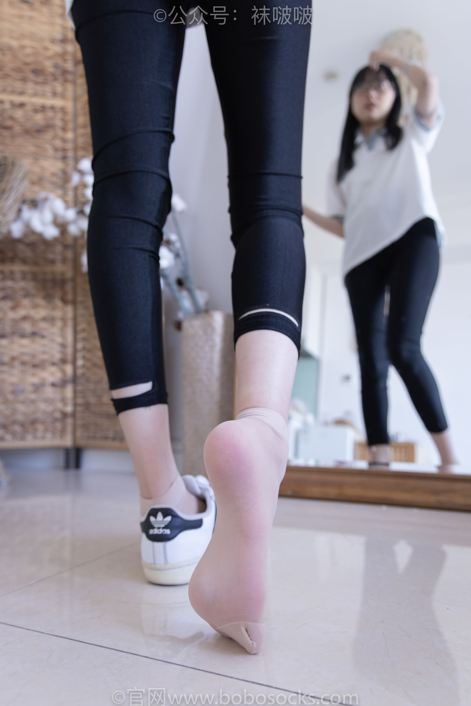 BoBoSocks袜啵啵 No.044 稚予-贝壳头、匡威帆布鞋、短肉丝