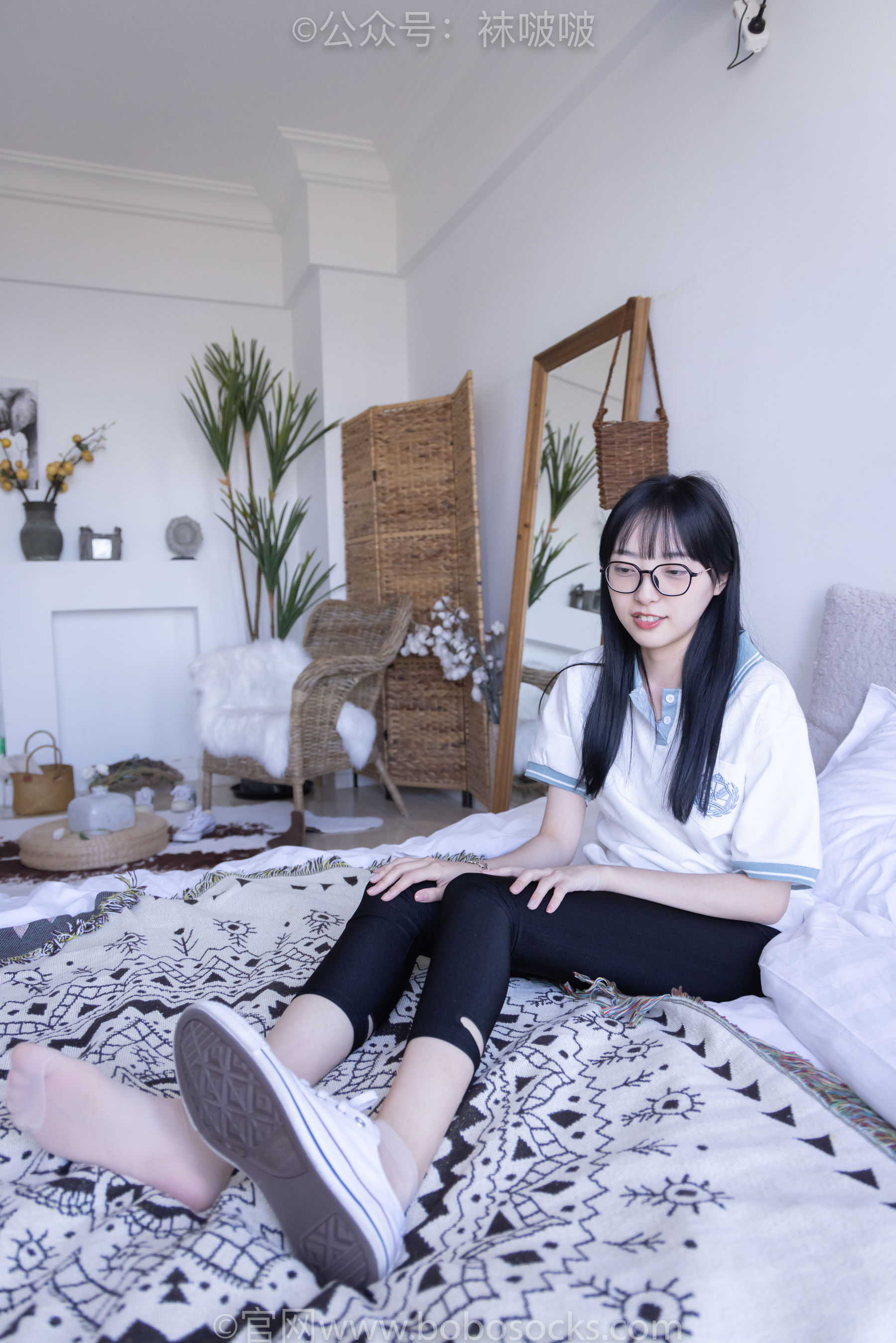 BoBoSocks袜啵啵 No.044 稚予-贝壳头、匡威帆布鞋、短肉丝
