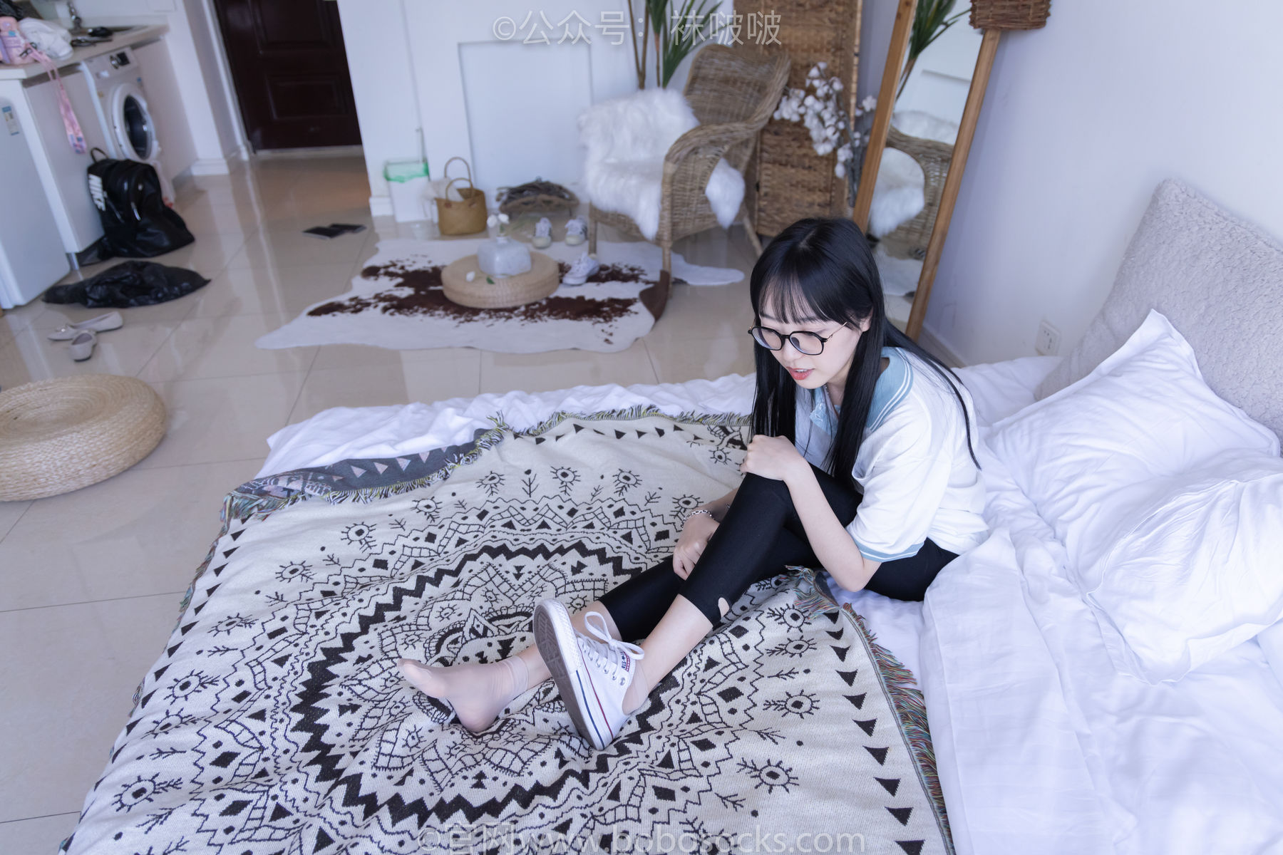 BoBoSocks袜啵啵 No.044 稚予-贝壳头、匡威帆布鞋、短肉丝