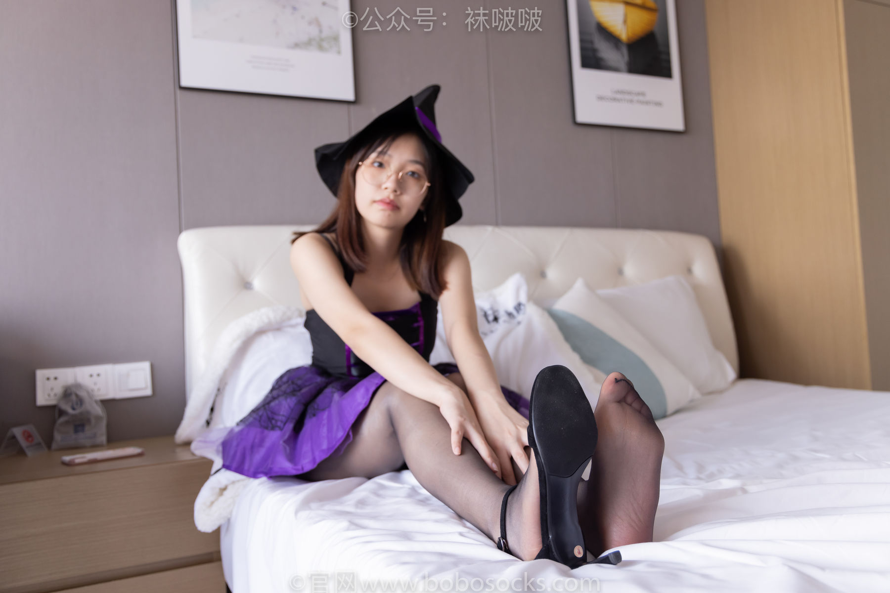 BoBoSocks袜啵啵 No.045 小甜豆-小魔女装、高跟凉鞋、油亮黑丝