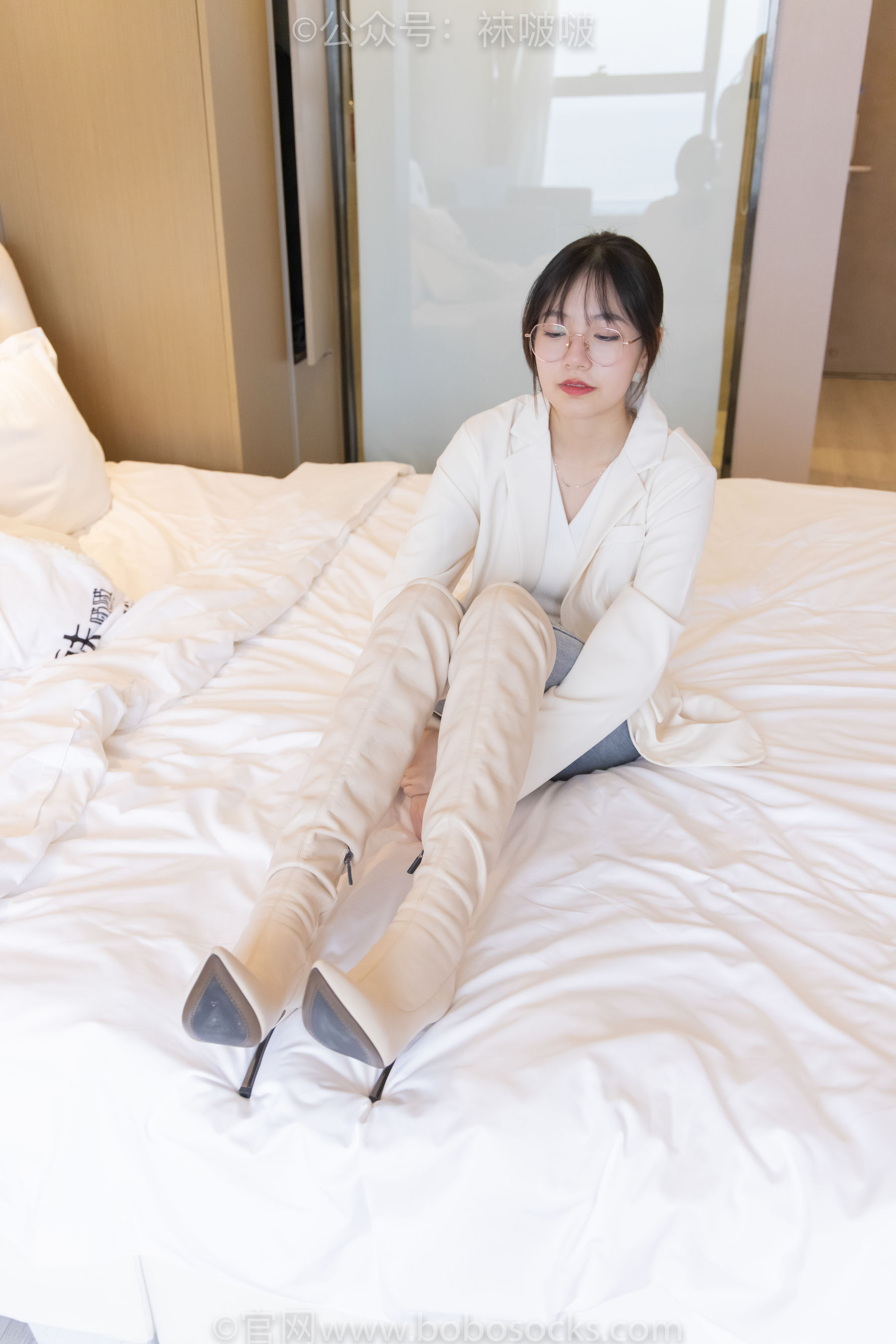BoBoSocks袜啵啵 No.050 小甜豆-高跟长靴、白棉袜