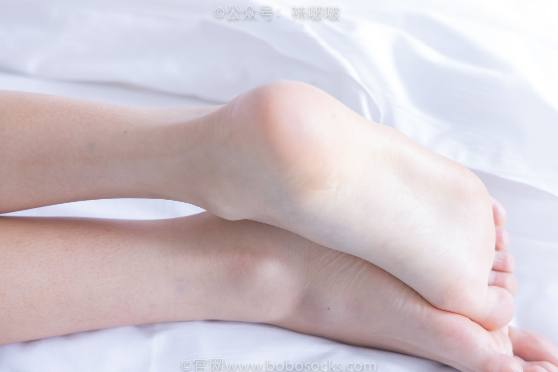 BoBoSocks袜啵啵 No.052 瑶瑶-JK制服、帆布鞋、白棉袜、裸足