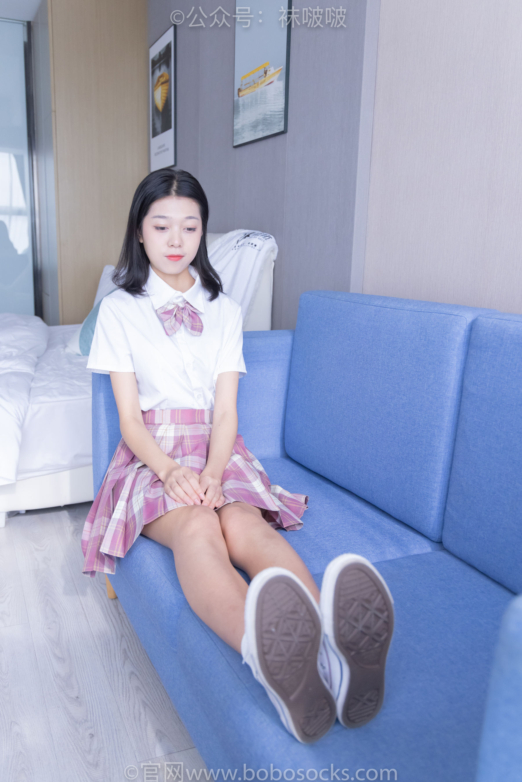 BoBoSocks袜啵啵 No.052 瑶瑶-JK制服、帆布鞋、白棉袜、裸足