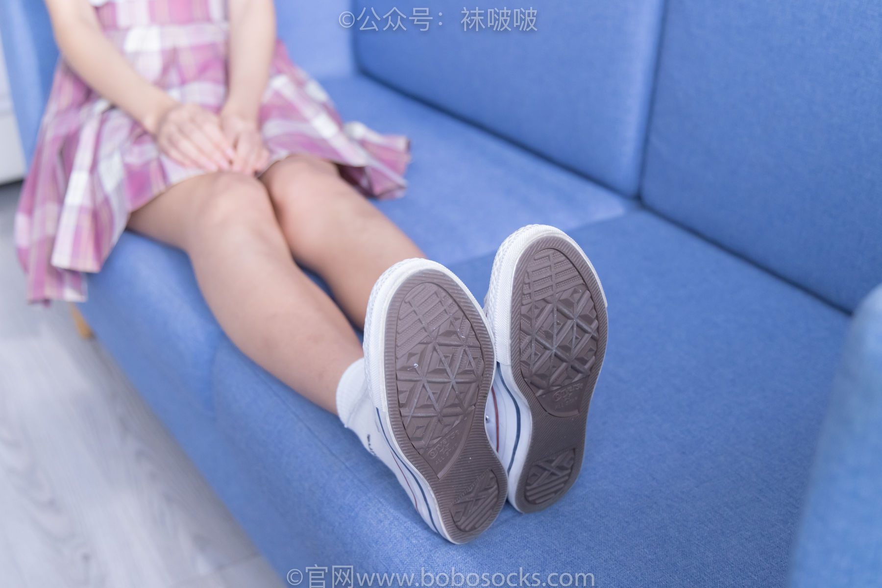 BoBoSocks袜啵啵 No.052 瑶瑶-JK制服、帆布鞋、白棉袜、裸足