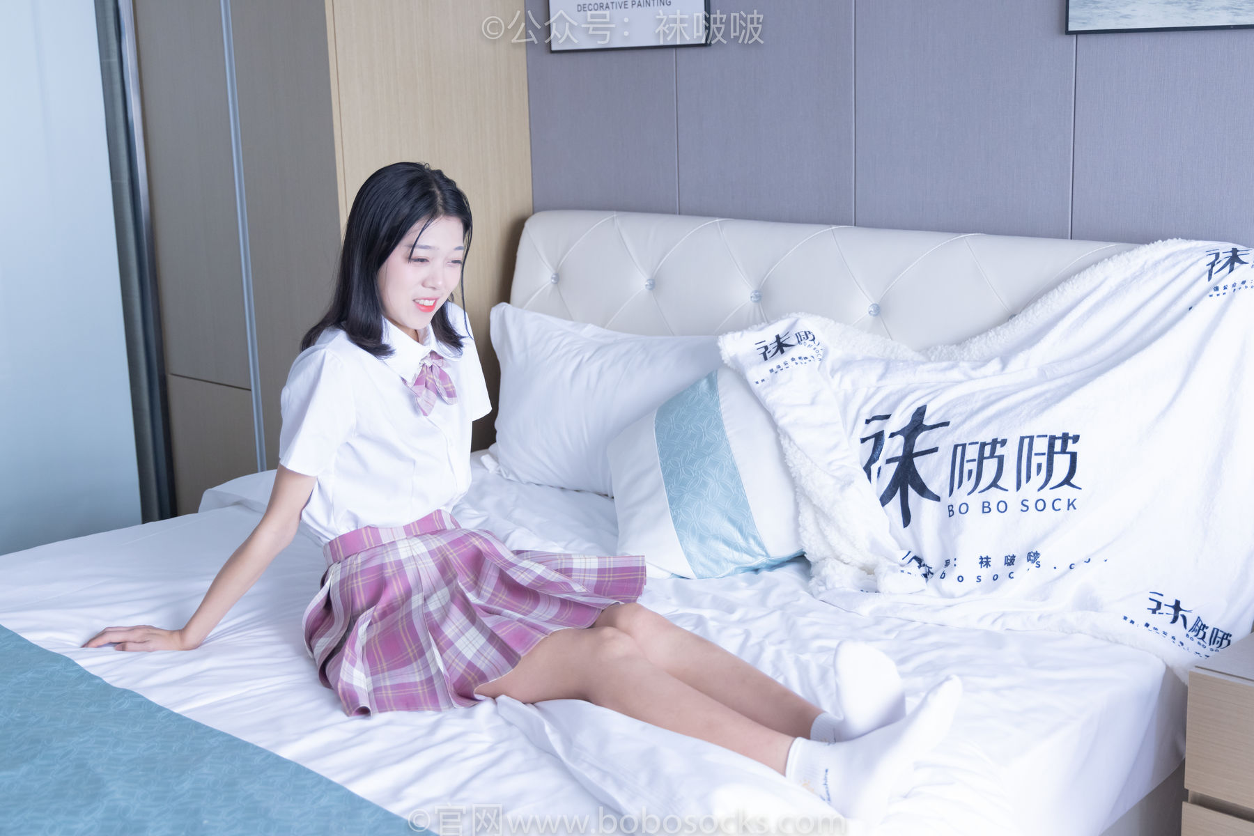 BoBoSocks袜啵啵 No.052 瑶瑶-JK制服、帆布鞋、白棉袜、裸足