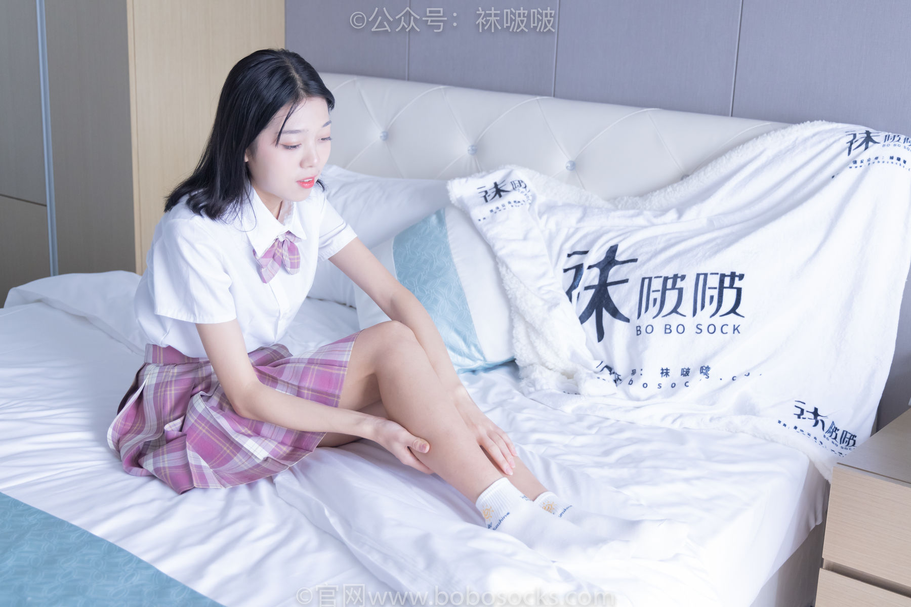 BoBoSocks袜啵啵 No.052 瑶瑶-JK制服、帆布鞋、白棉袜、裸足