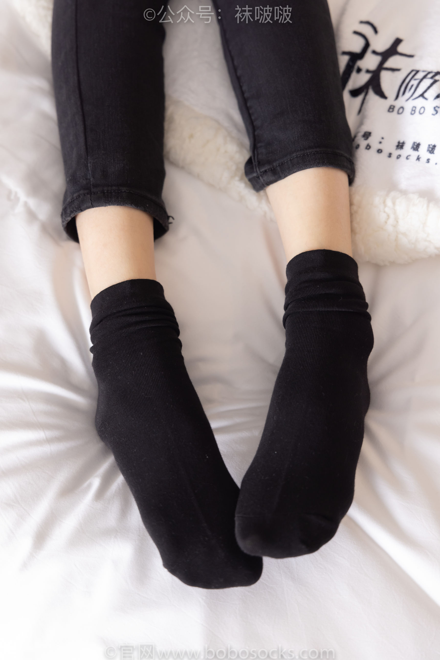 BoBoSocks袜啵啵 No.055 稚予-斯凯奇运动鞋、白棉袜、黑棉袜