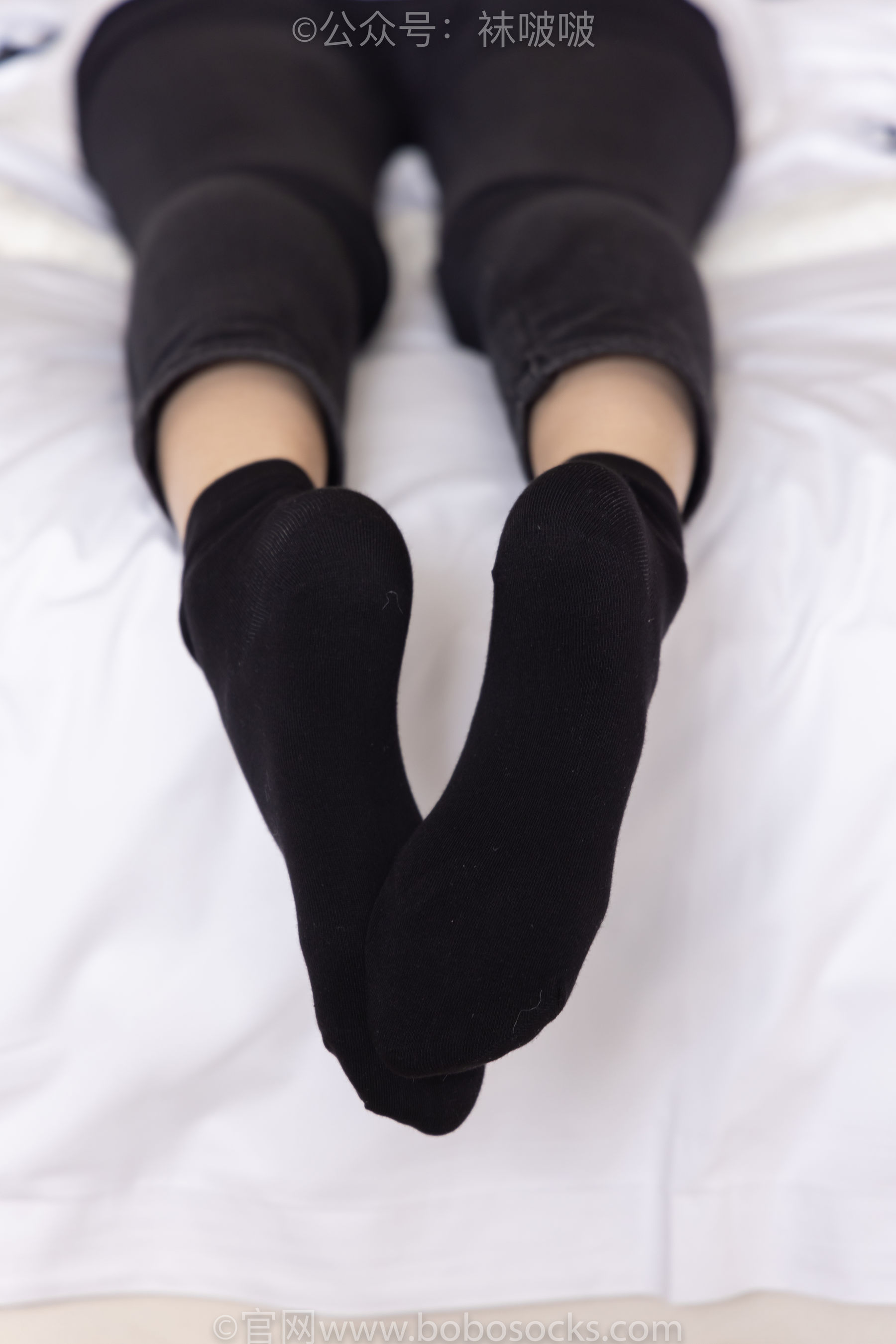 BoBoSocks袜啵啵 No.055 稚予-斯凯奇运动鞋、白棉袜、黑棉袜