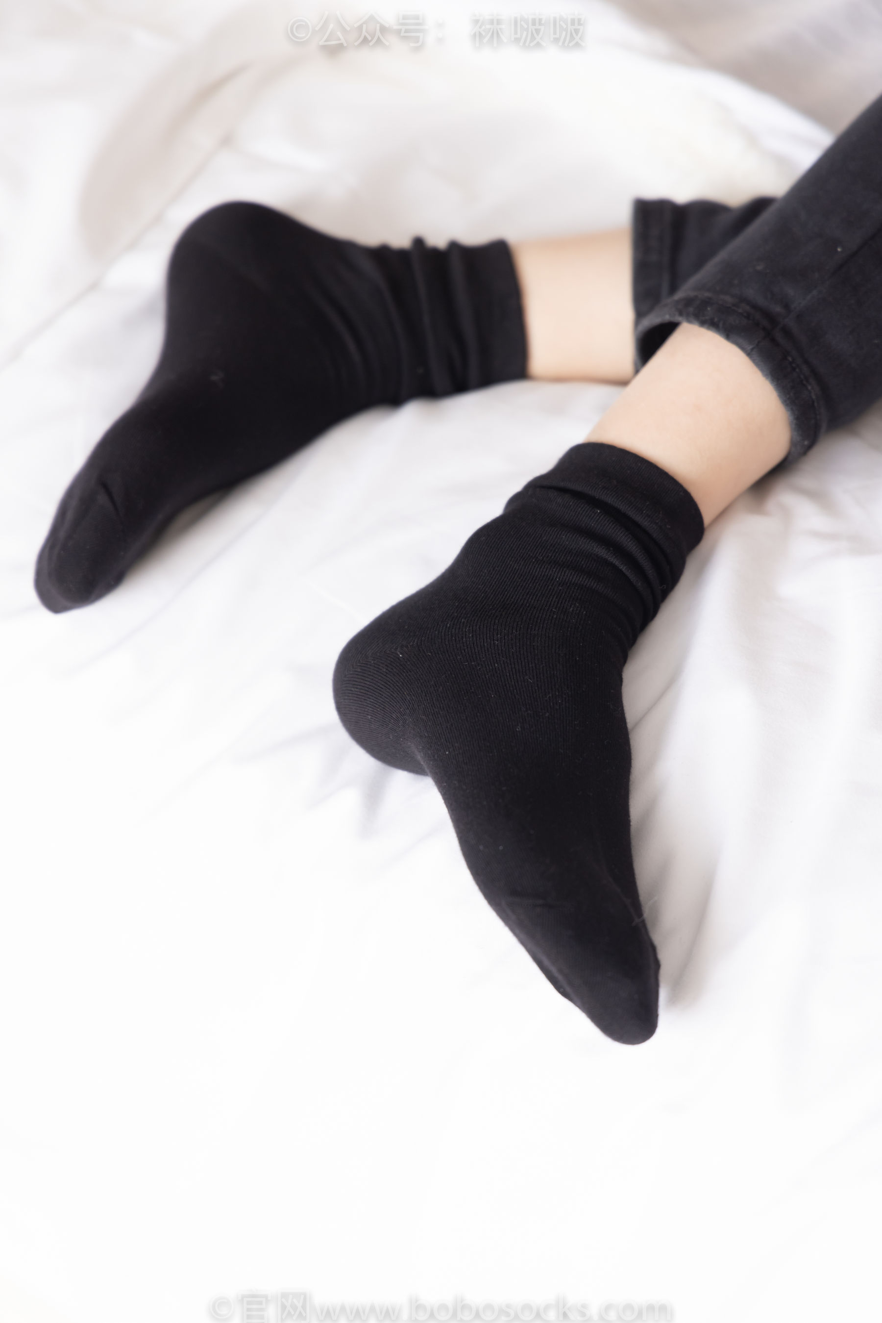BoBoSocks袜啵啵 No.055 稚予-斯凯奇运动鞋、白棉袜、黑棉袜