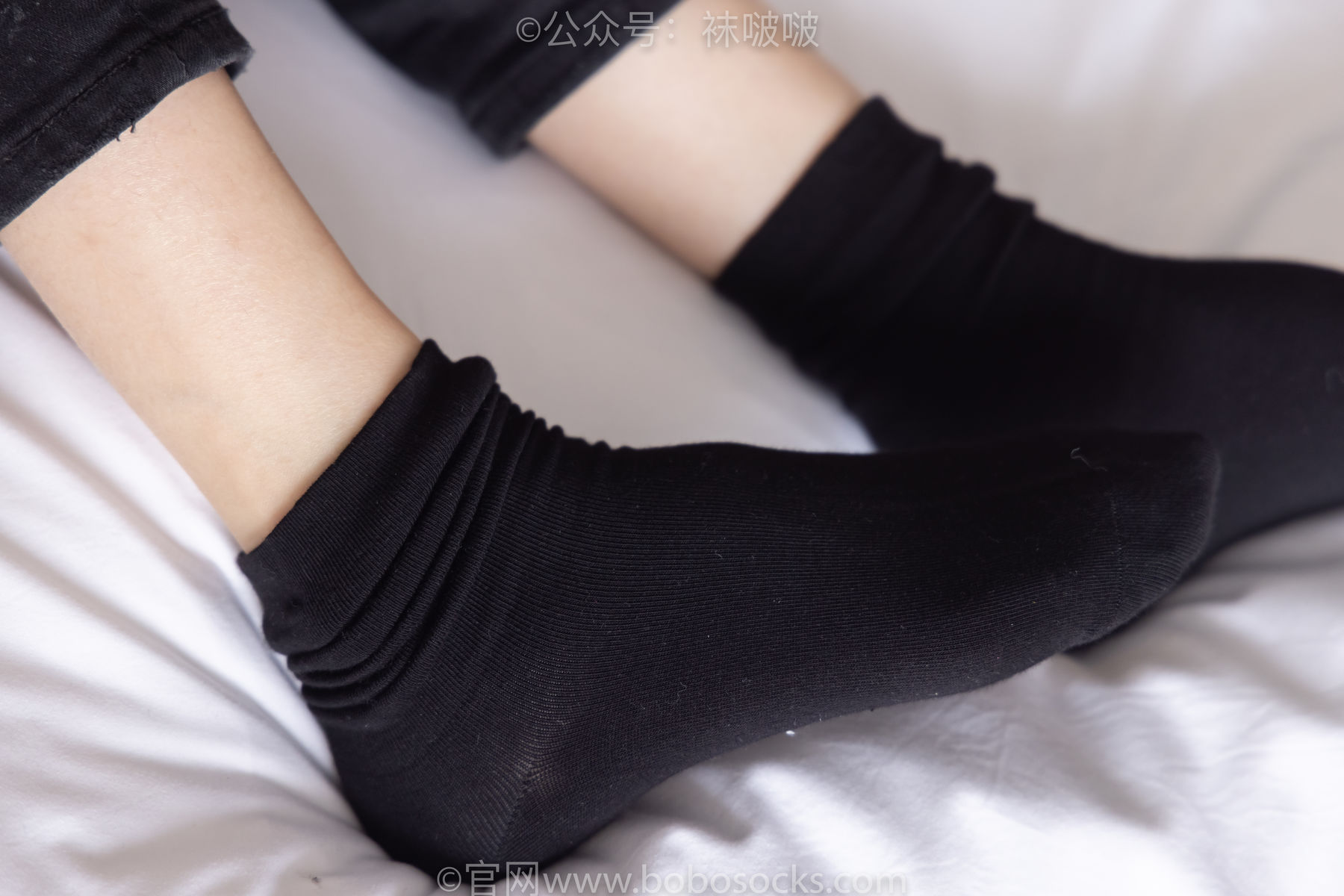BoBoSocks袜啵啵 No.055 稚予-斯凯奇运动鞋、白棉袜、黑棉袜