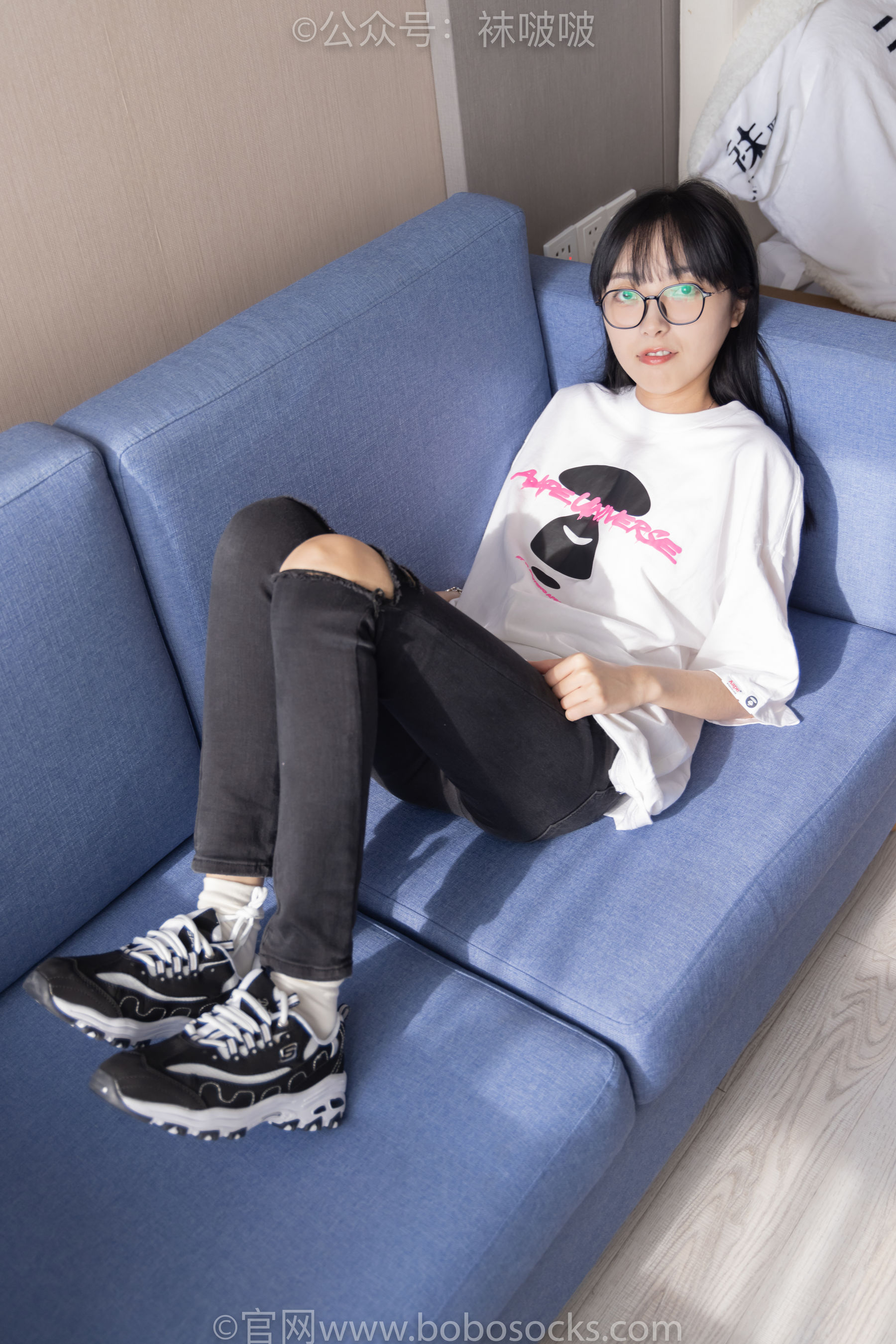BoBoSocks袜啵啵 No.055 稚予-斯凯奇运动鞋、白棉袜、黑棉袜