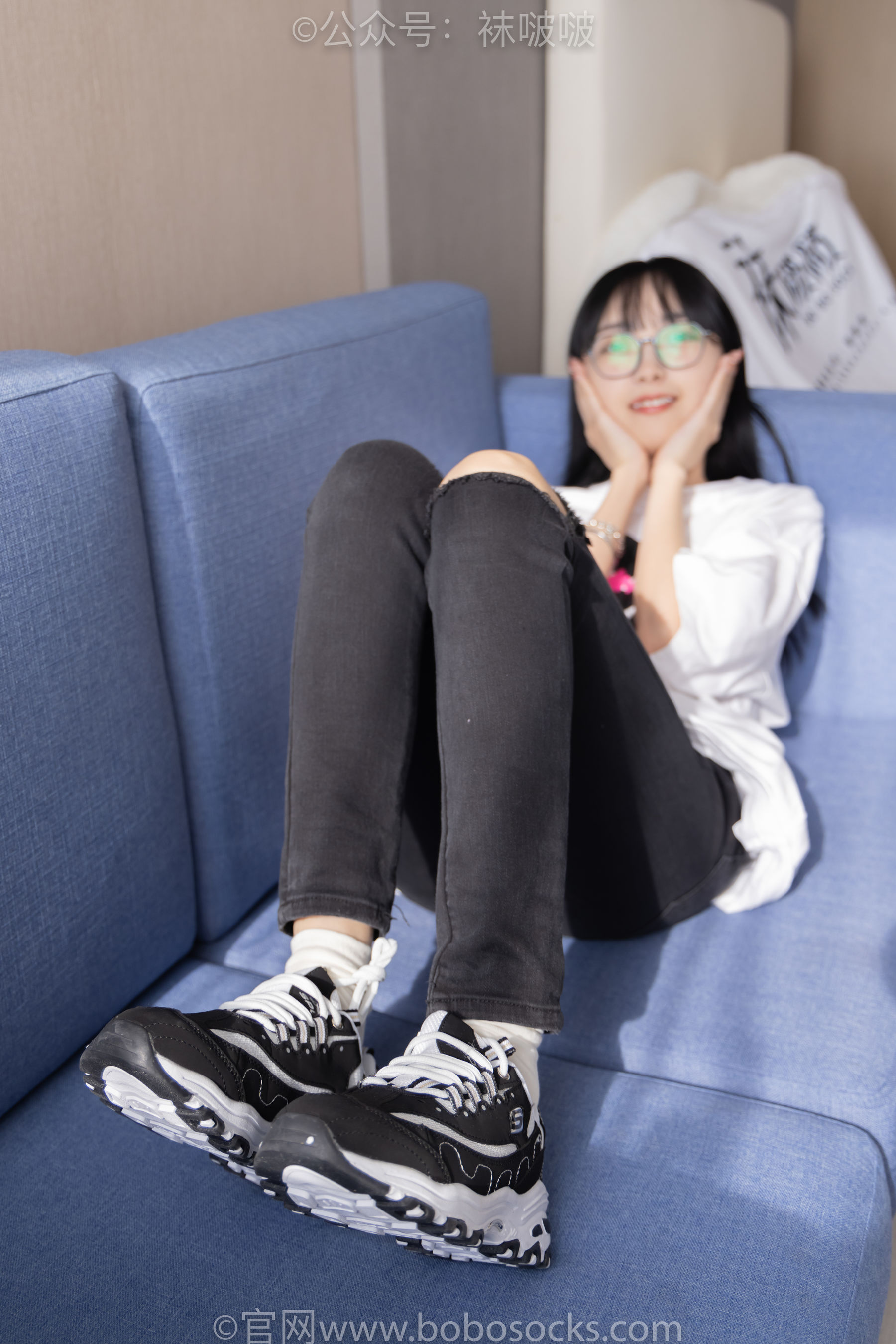BoBoSocks袜啵啵 No.055 稚予-斯凯奇运动鞋、白棉袜、黑棉袜
