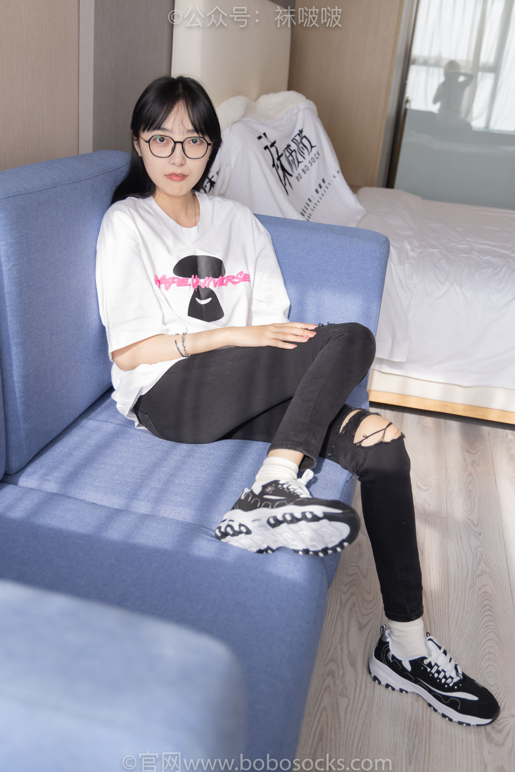 BoBoSocks袜啵啵 No.055 稚予-斯凯奇运动鞋、白棉袜、黑棉袜