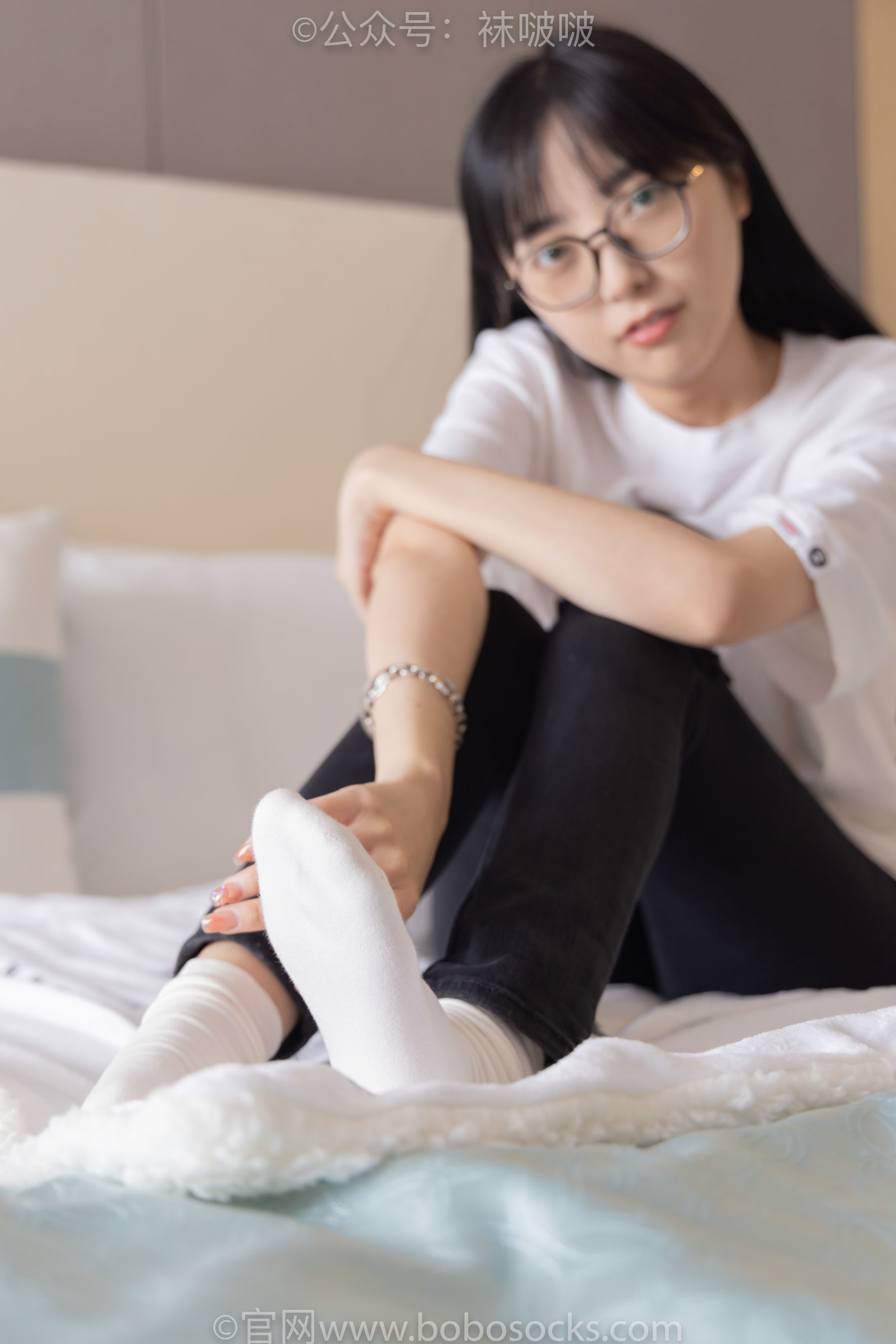 BoBoSocks袜啵啵 No.055 稚予-斯凯奇运动鞋、白棉袜、黑棉袜