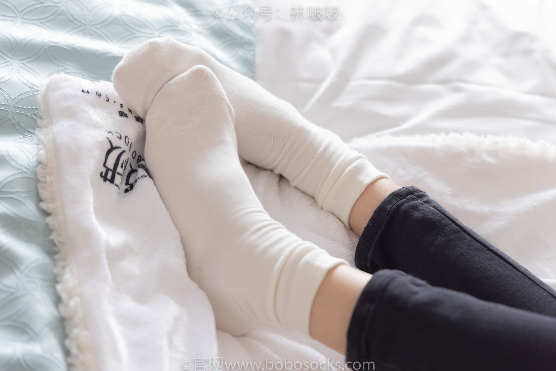 BoBoSocks袜啵啵 No.055 稚予-斯凯奇运动鞋、白棉袜、黑棉袜