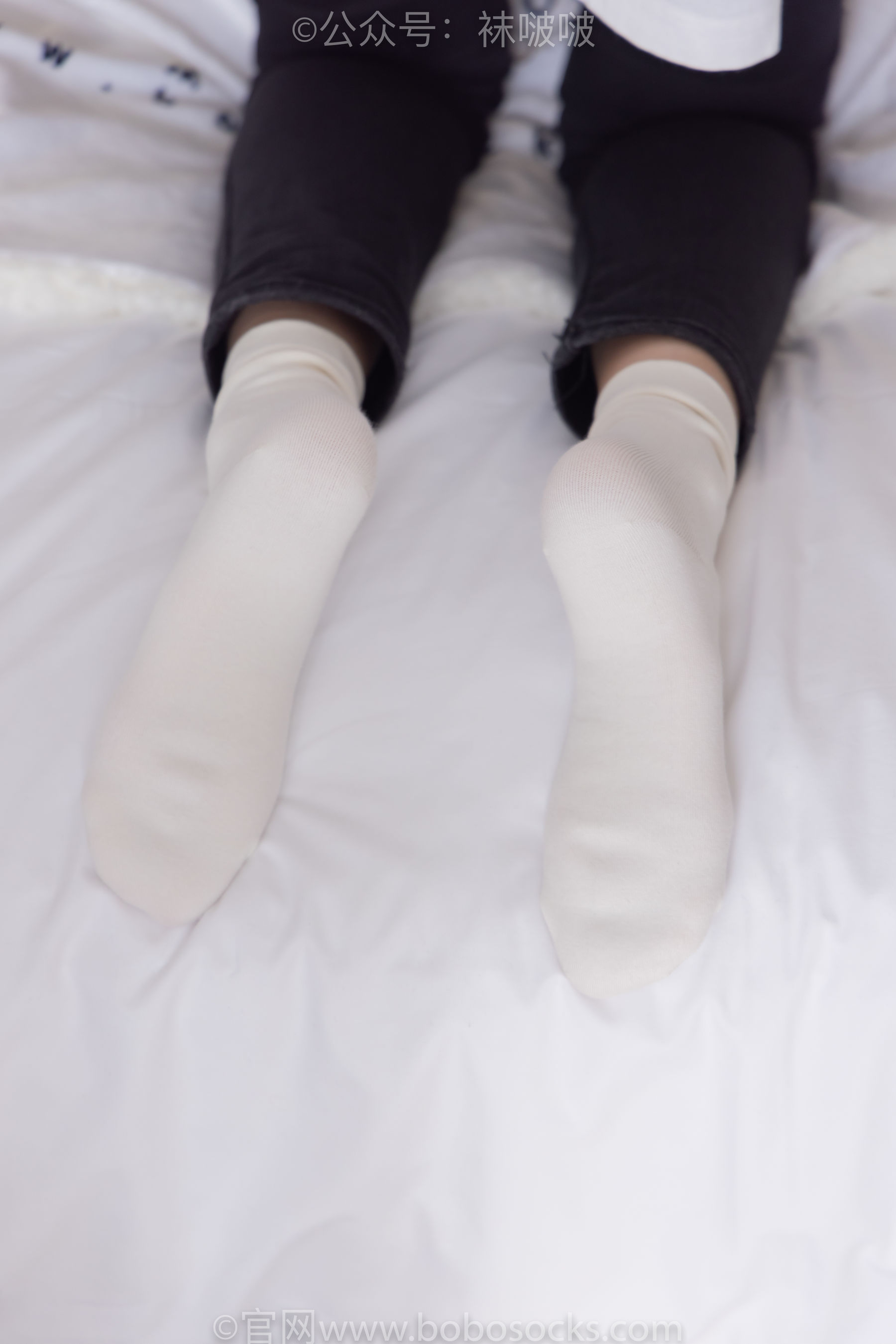 BoBoSocks袜啵啵 No.055 稚予-斯凯奇运动鞋、白棉袜、黑棉袜