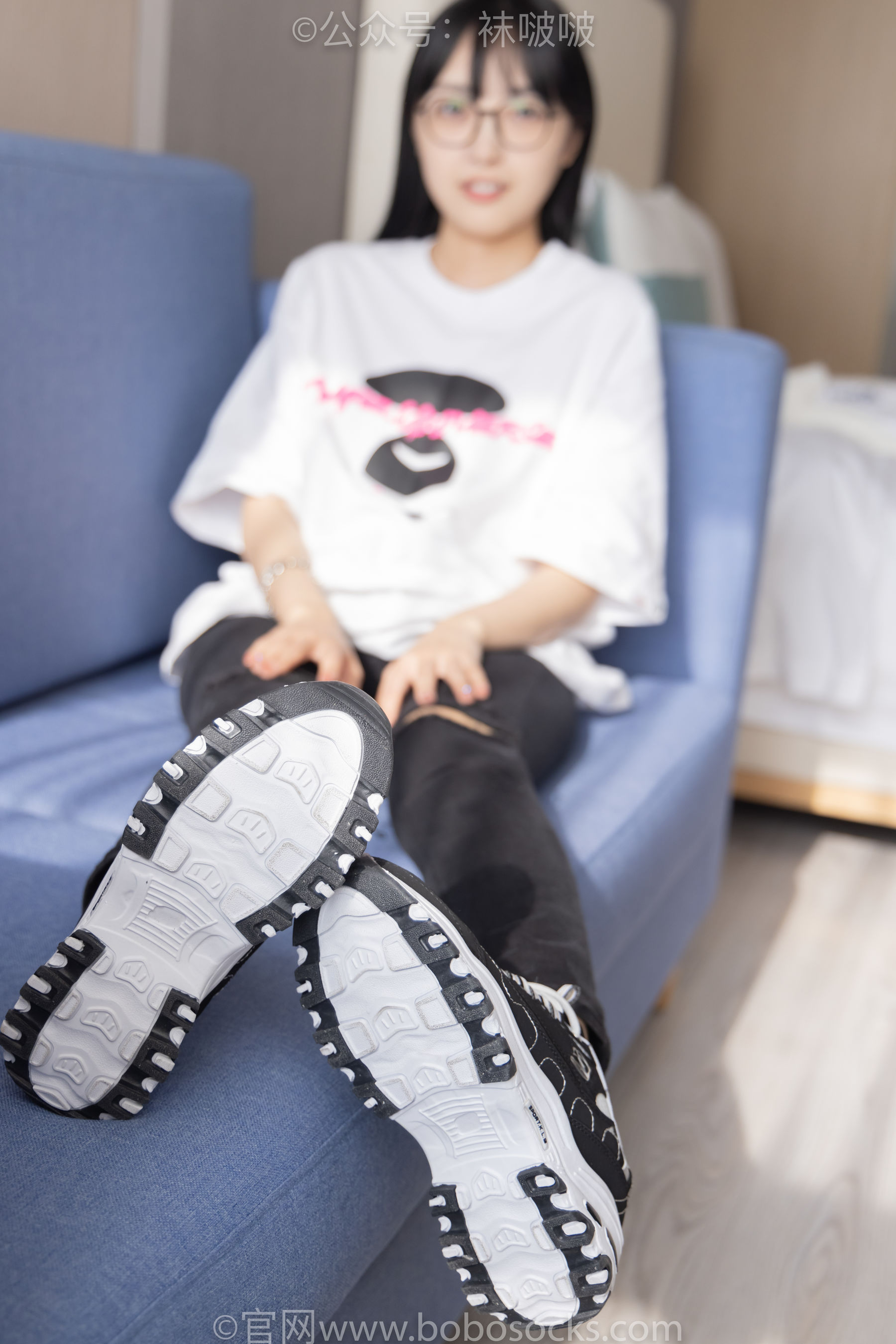 BoBoSocks袜啵啵 No.055 稚予-斯凯奇运动鞋、白棉袜、黑棉袜