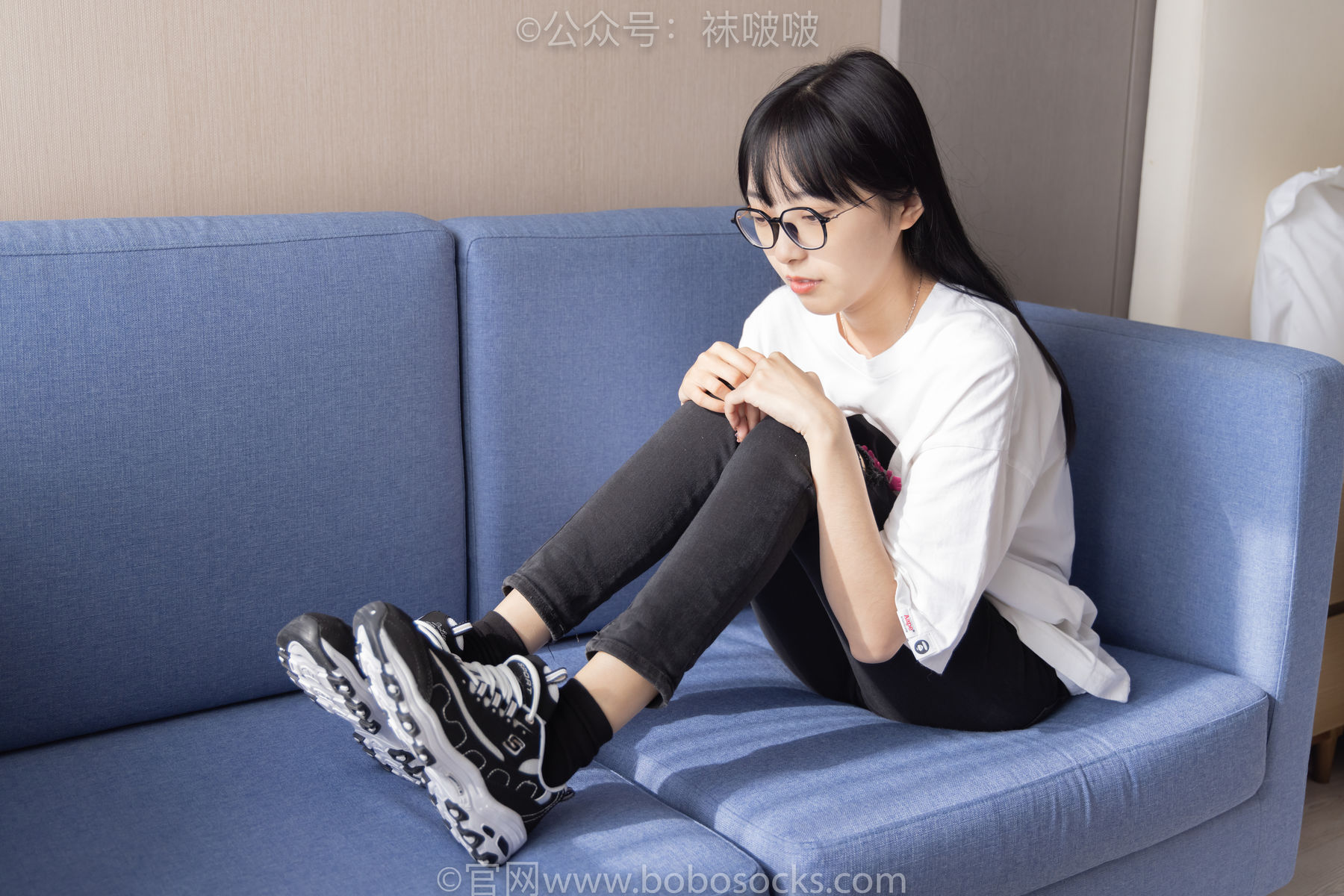 BoBoSocks袜啵啵 No.055 稚予-斯凯奇运动鞋、白棉袜、黑棉袜