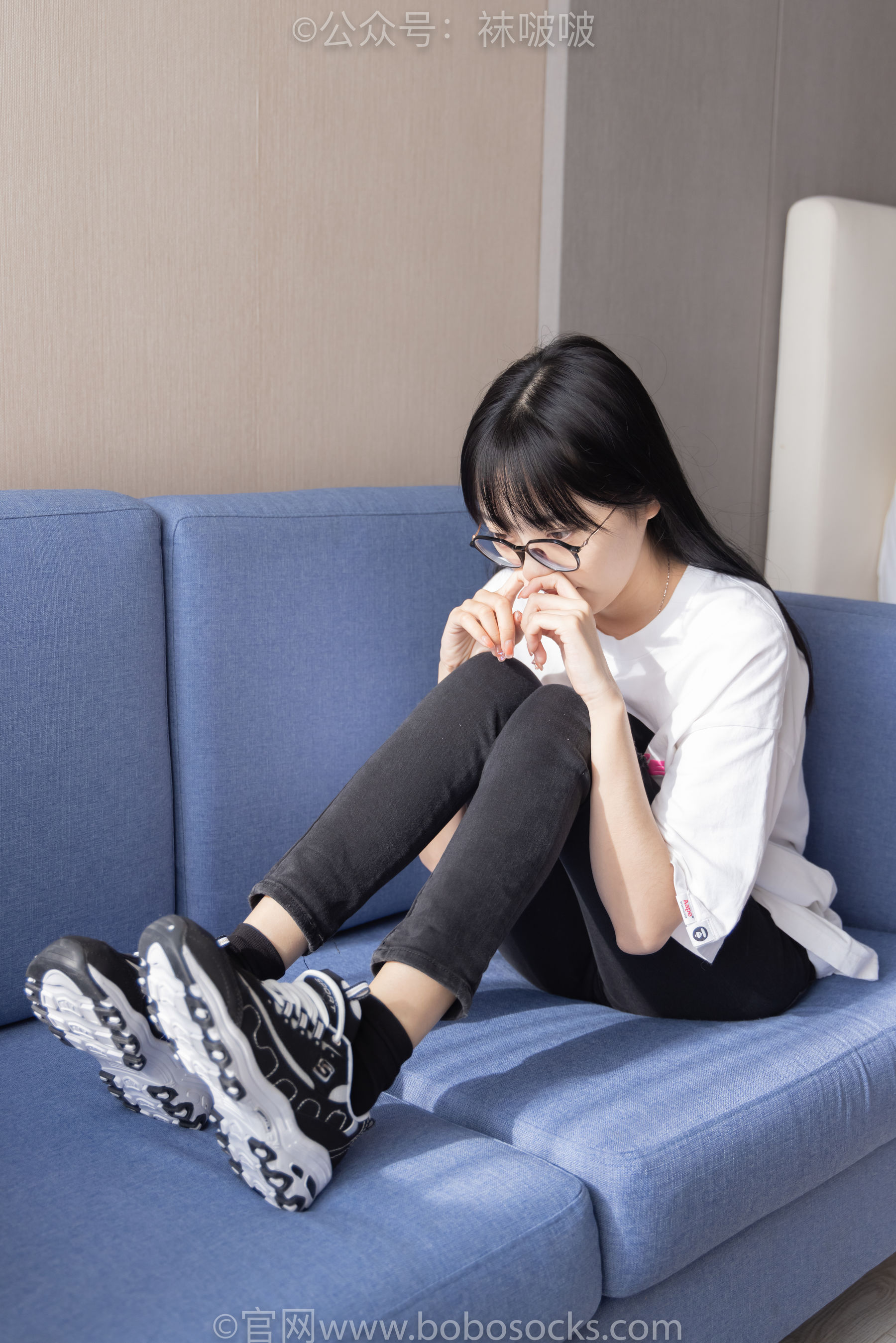BoBoSocks袜啵啵 No.055 稚予-斯凯奇运动鞋、白棉袜、黑棉袜