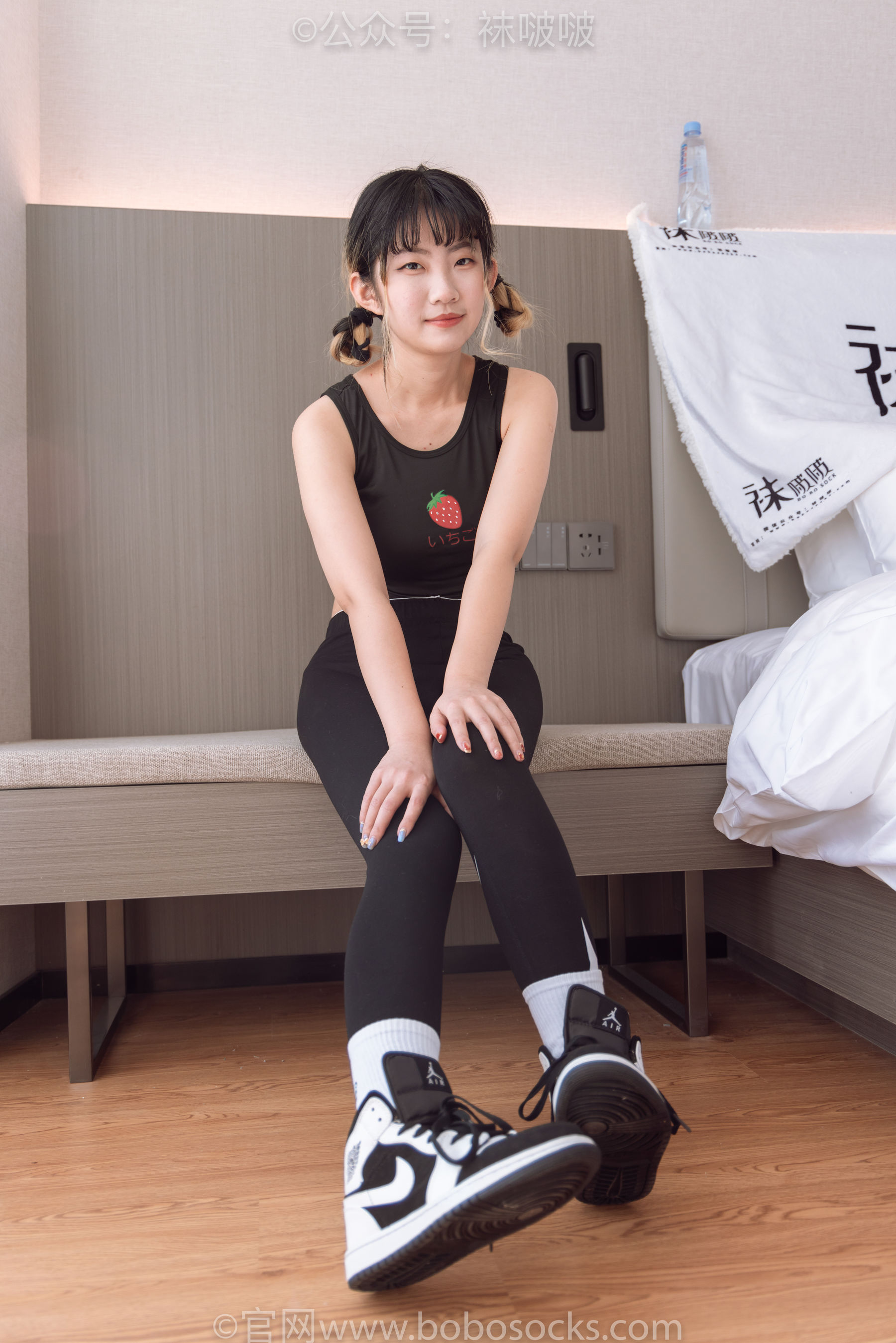BoBoSocks袜啵啵 No.059 砂糖-AJ板鞋、白棉袜、裸足