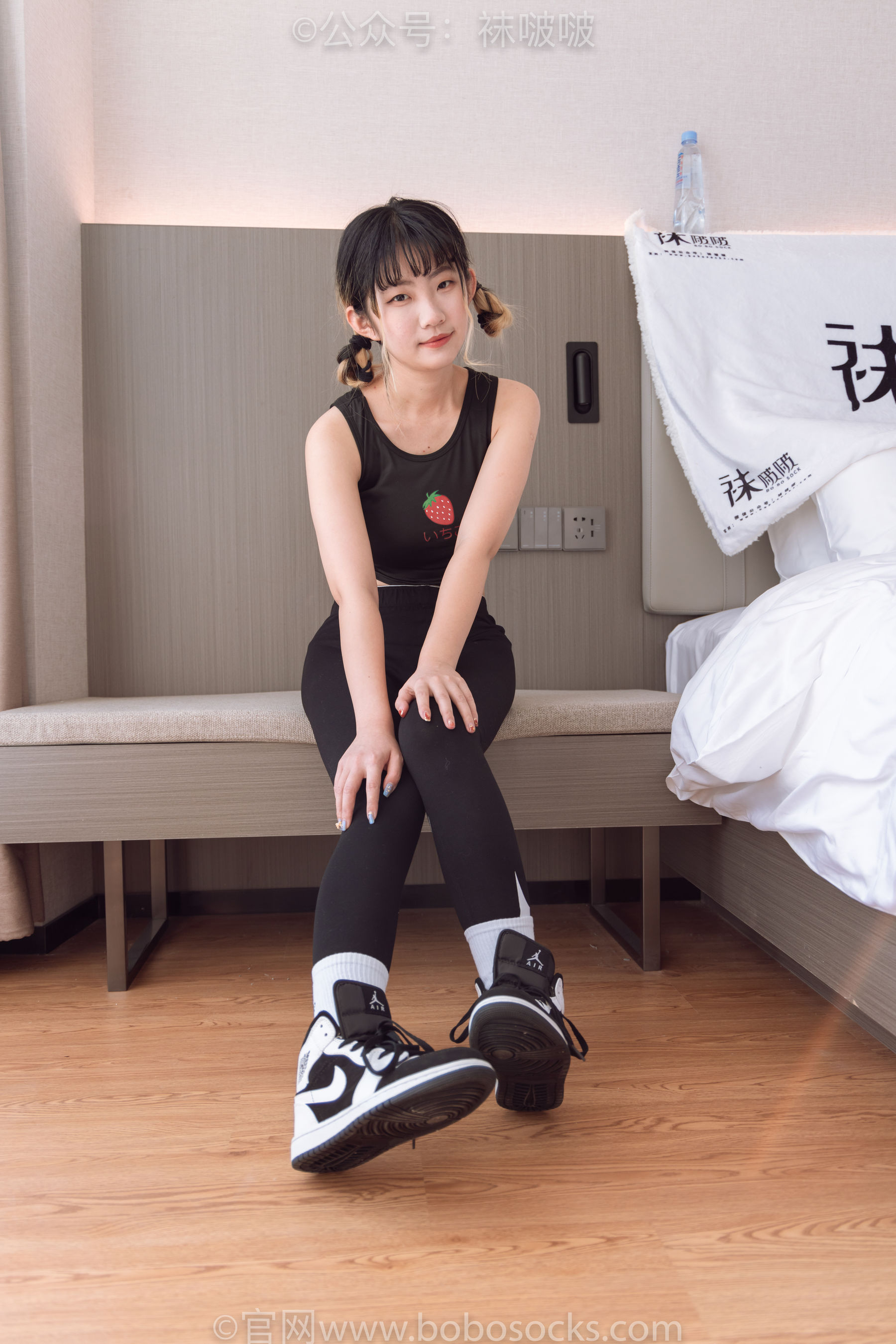 BoBoSocks袜啵啵 No.059 砂糖-AJ板鞋、白棉袜、裸足
