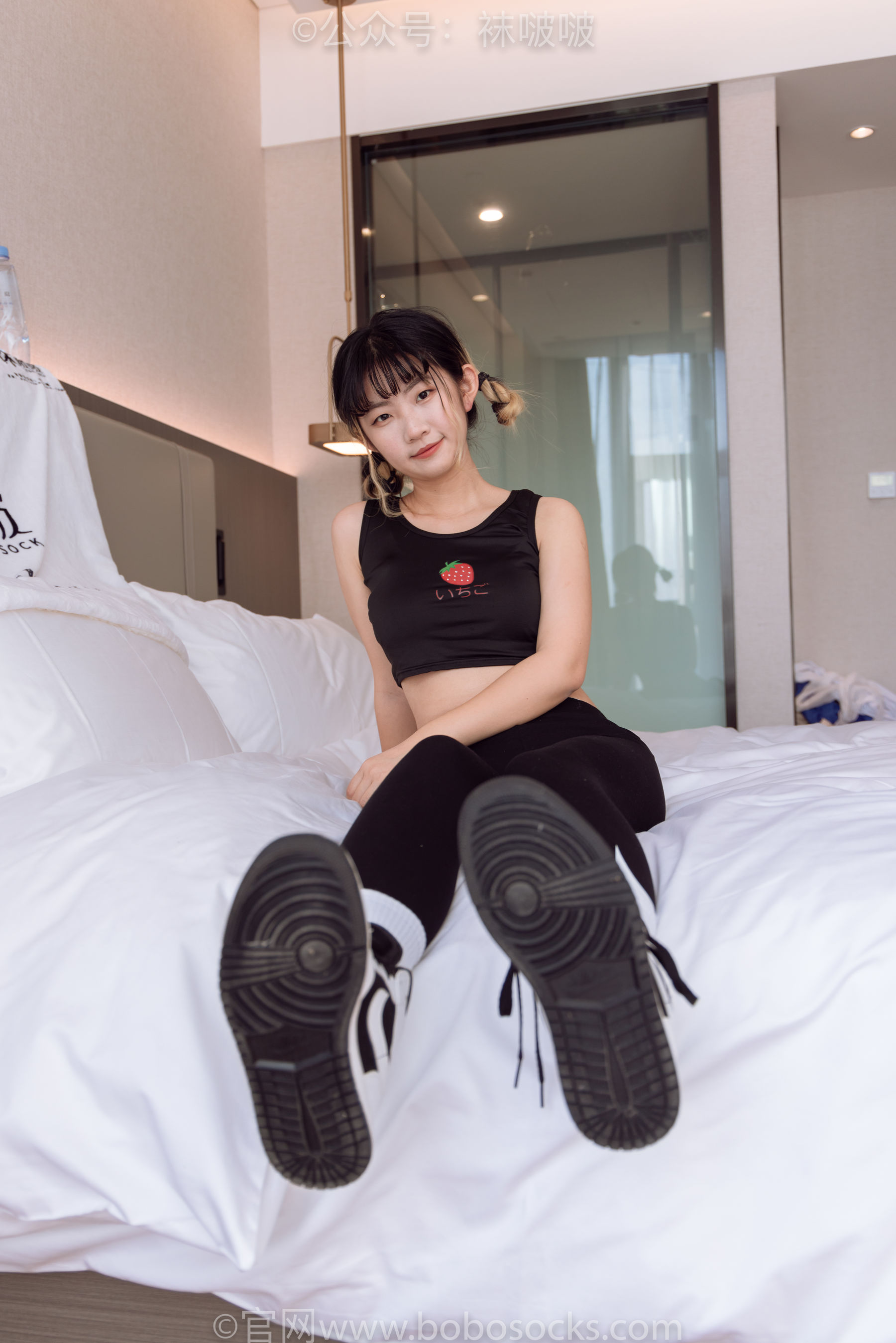 BoBoSocks袜啵啵 No.059 砂糖-AJ板鞋、白棉袜、裸足