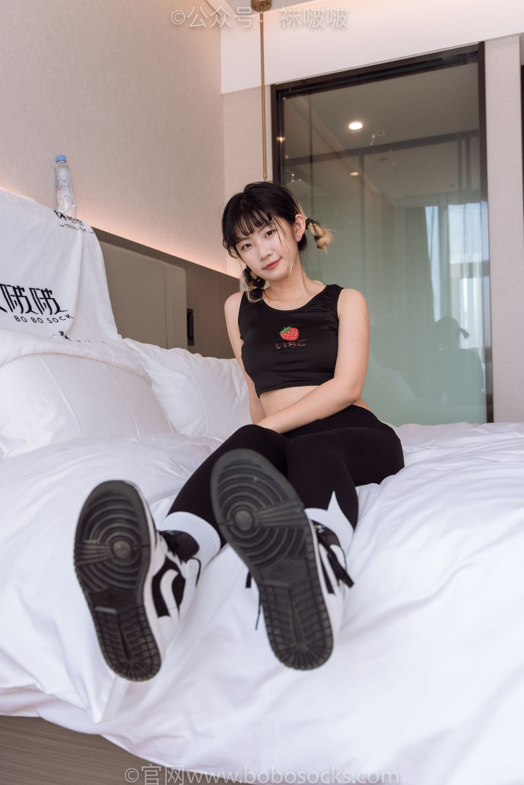 BoBoSocks袜啵啵 No.059 砂糖-AJ板鞋、白棉袜、裸足
