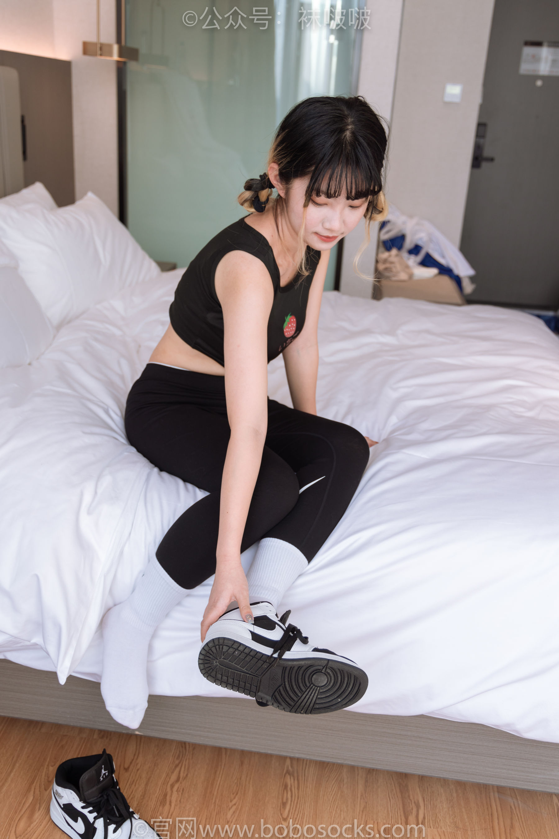 BoBoSocks袜啵啵 No.059 砂糖-AJ板鞋、白棉袜、裸足