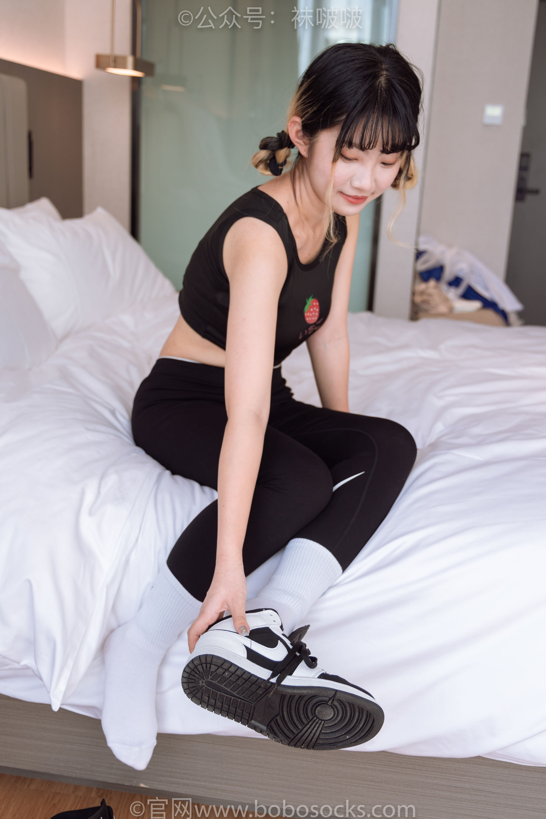 BoBoSocks袜啵啵 No.059 砂糖-AJ板鞋、白棉袜、裸足