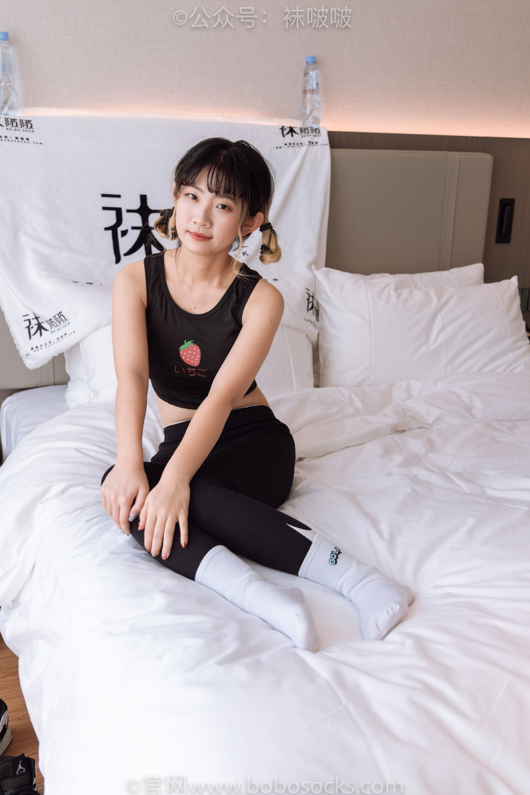BoBoSocks袜啵啵 No.059 砂糖-AJ板鞋、白棉袜、裸足
