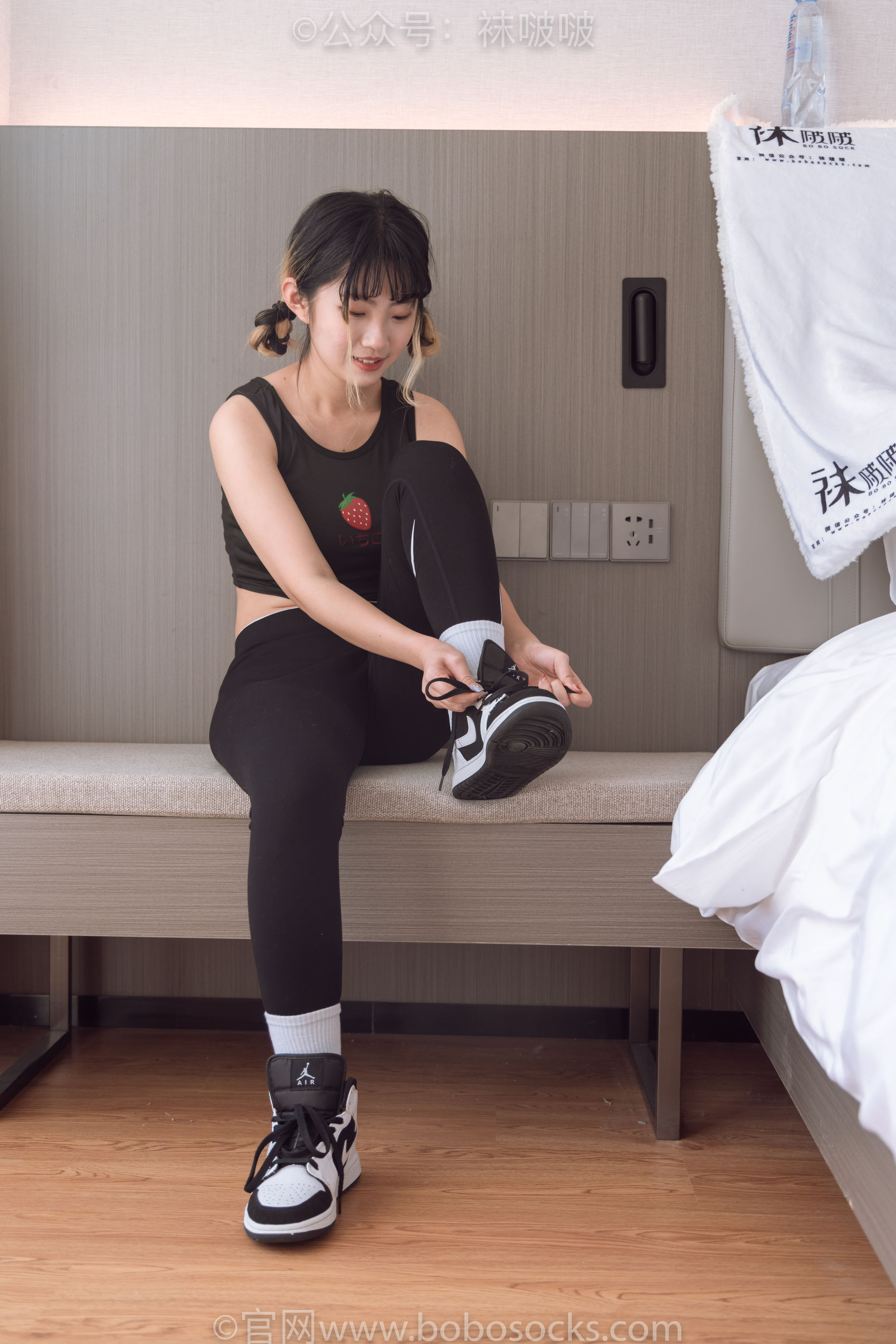 BoBoSocks袜啵啵 No.059 砂糖-AJ板鞋、白棉袜、裸足