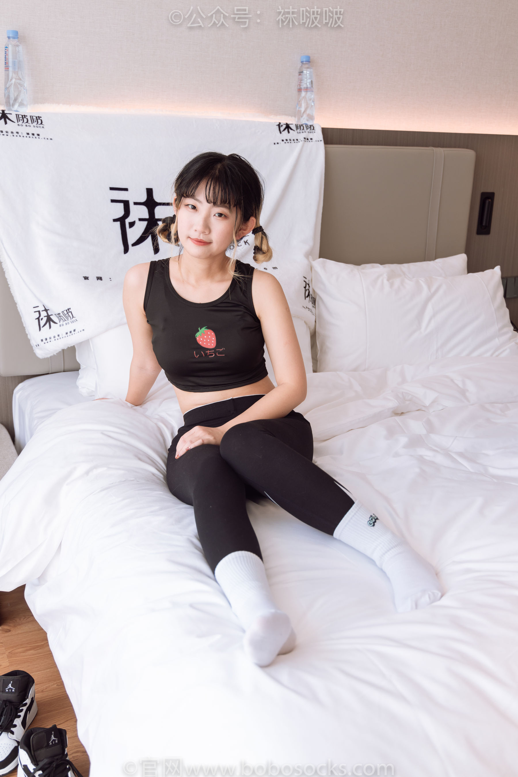 BoBoSocks袜啵啵 No.059 砂糖-AJ板鞋、白棉袜、裸足