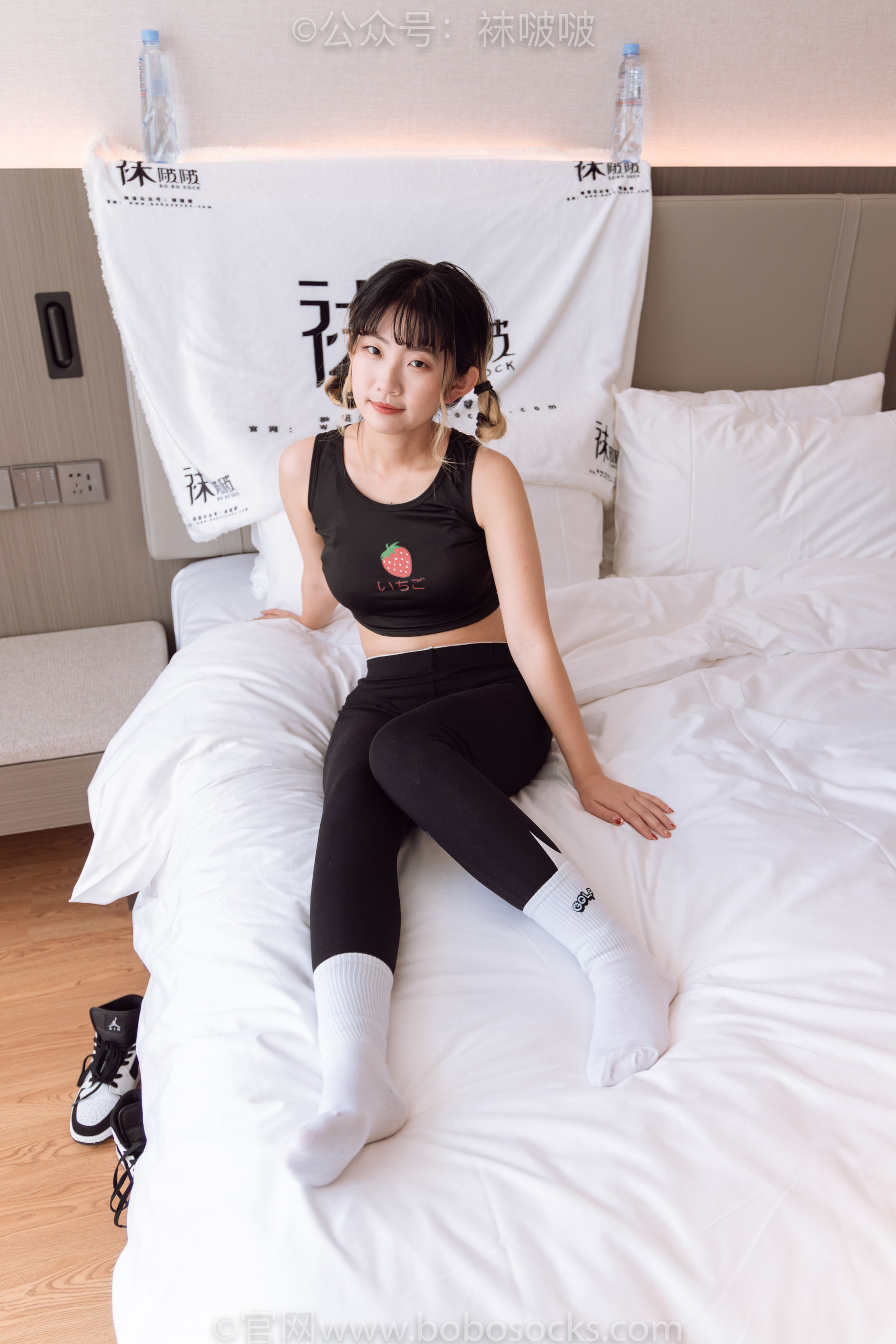 BoBoSocks袜啵啵 No.059 砂糖-AJ板鞋、白棉袜、裸足