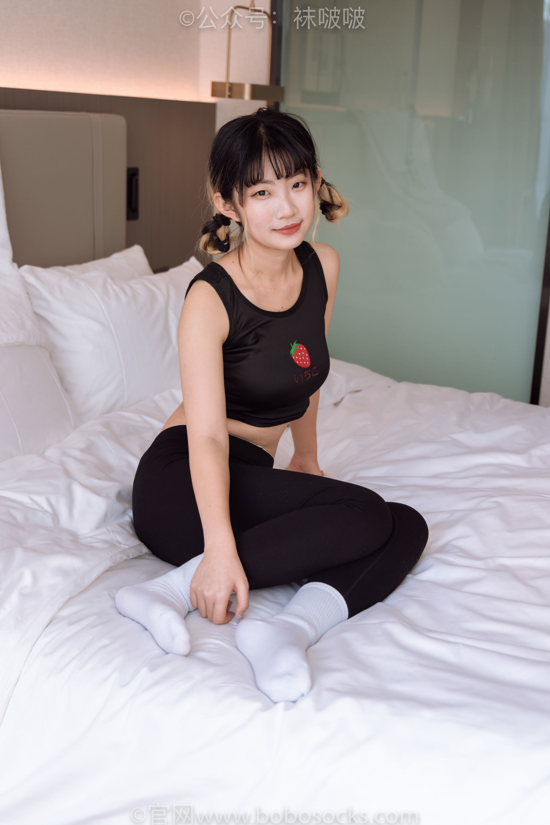 BoBoSocks袜啵啵 No.059 砂糖-AJ板鞋、白棉袜、裸足