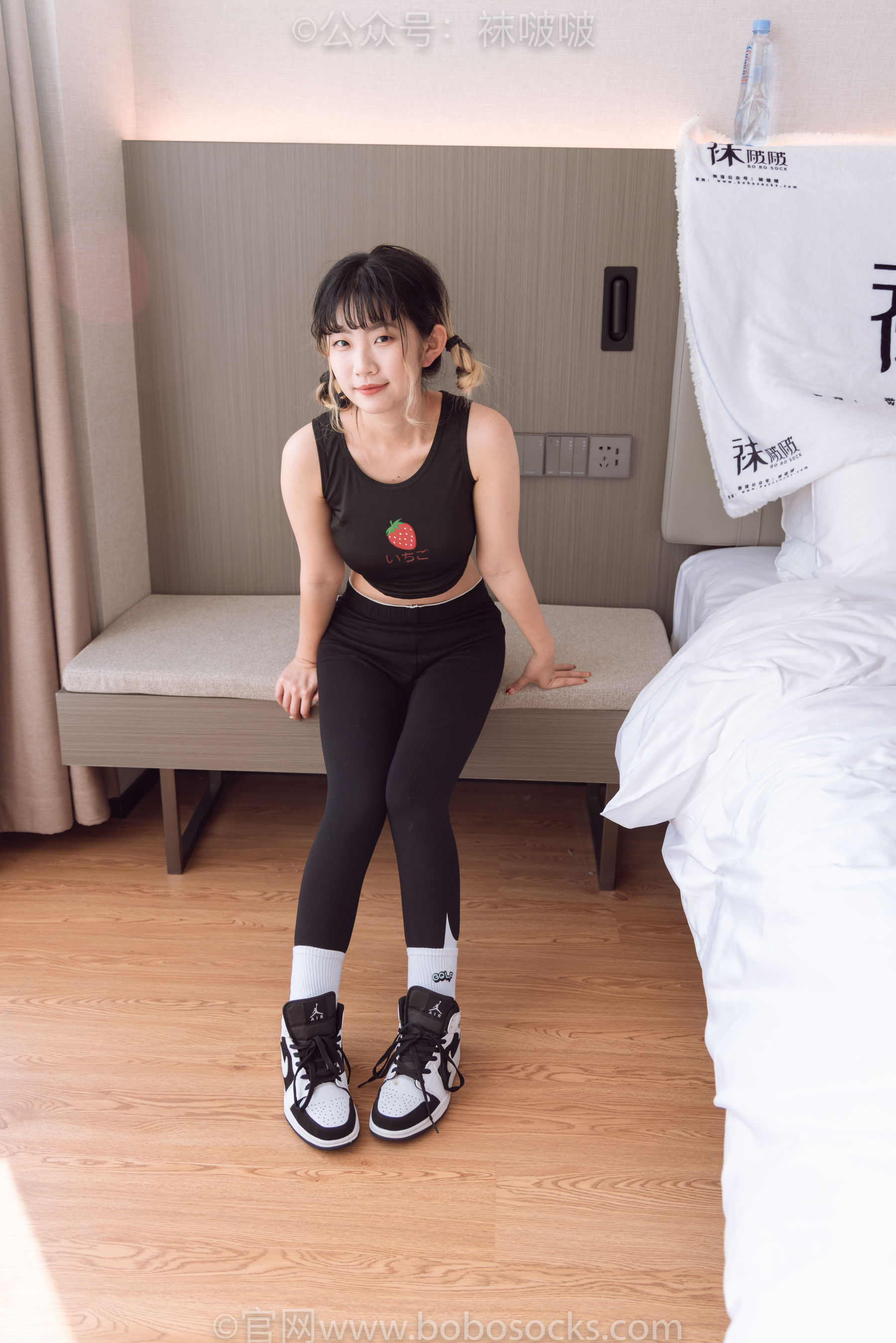 BoBoSocks袜啵啵 No.059 砂糖-AJ板鞋、白棉袜、裸足