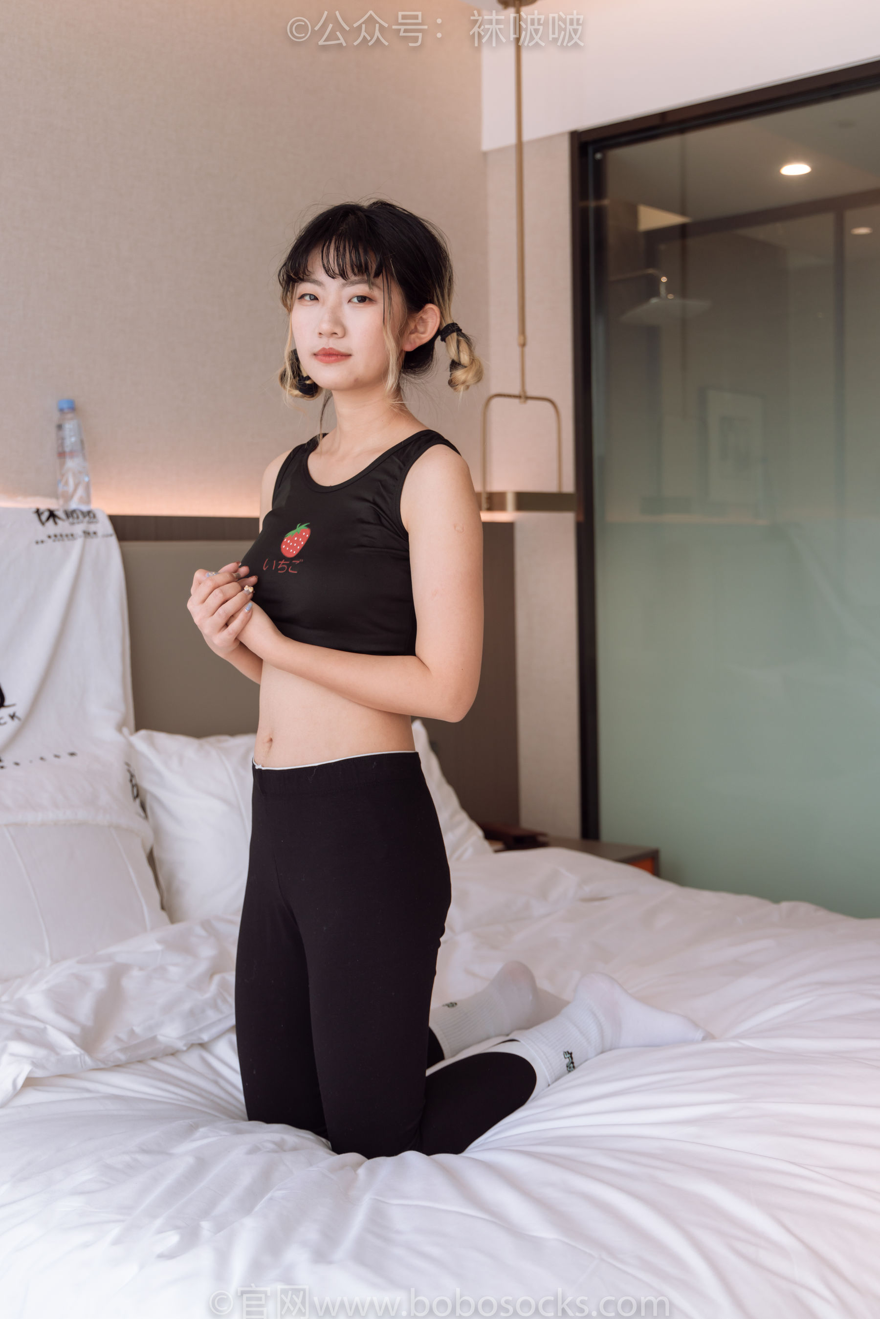 BoBoSocks袜啵啵 No.059 砂糖-AJ板鞋、白棉袜、裸足