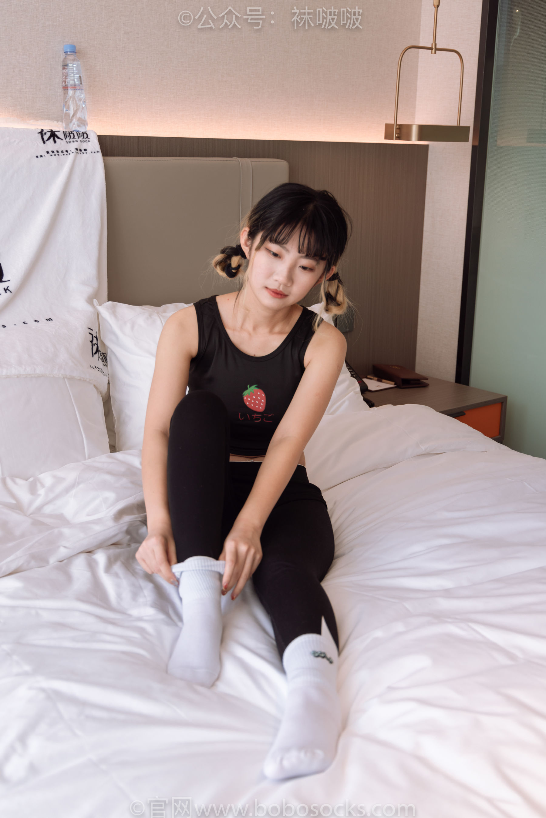 BoBoSocks袜啵啵 No.059 砂糖-AJ板鞋、白棉袜、裸足