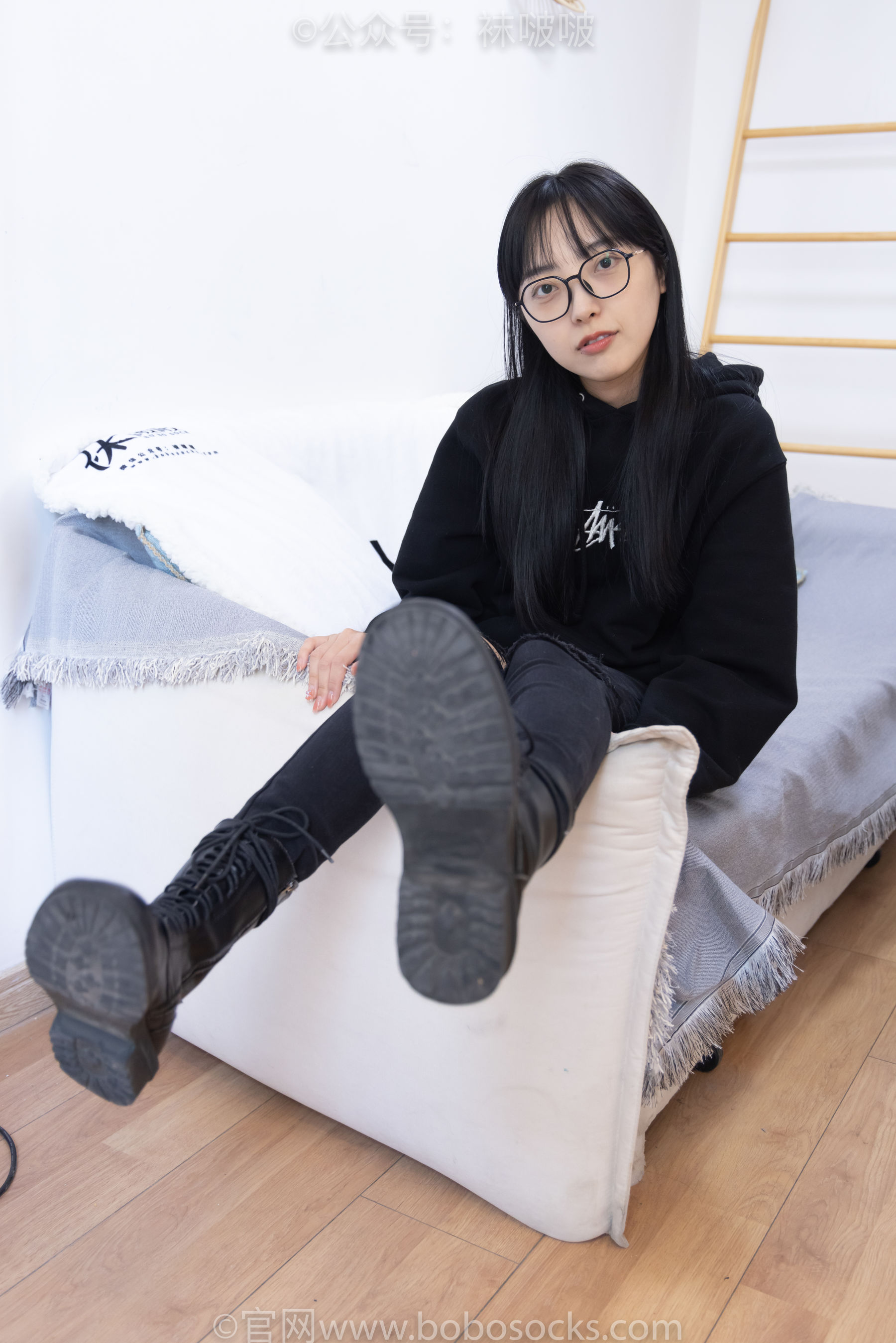 BoBoSocks袜啵啵 No.061 稚予-短靴、白棉袜、裸足