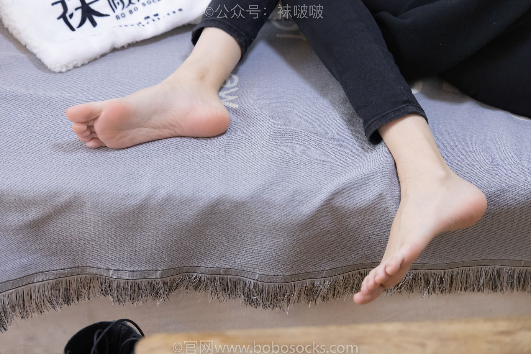 BoBoSocks袜啵啵 No.061 稚予-短靴、白棉袜、裸足