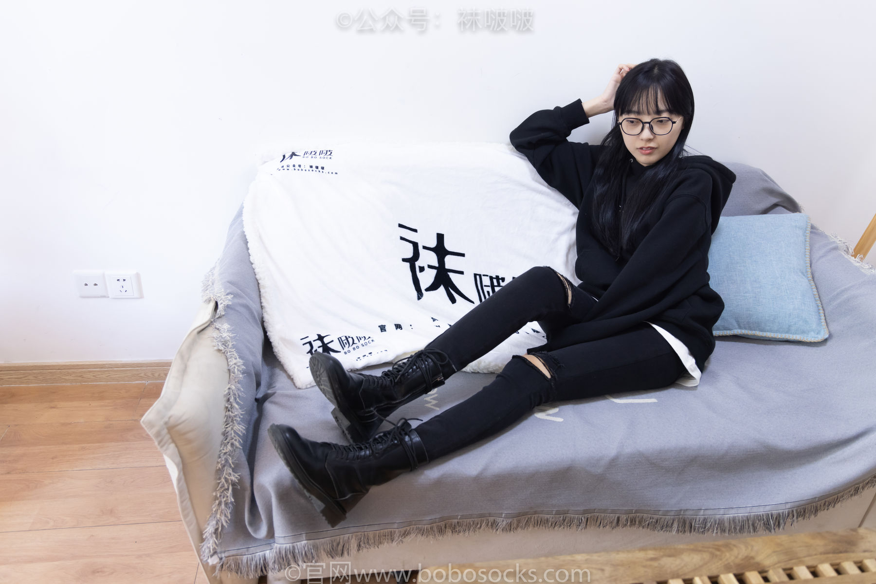 BoBoSocks袜啵啵 No.061 稚予-短靴、白棉袜、裸足
