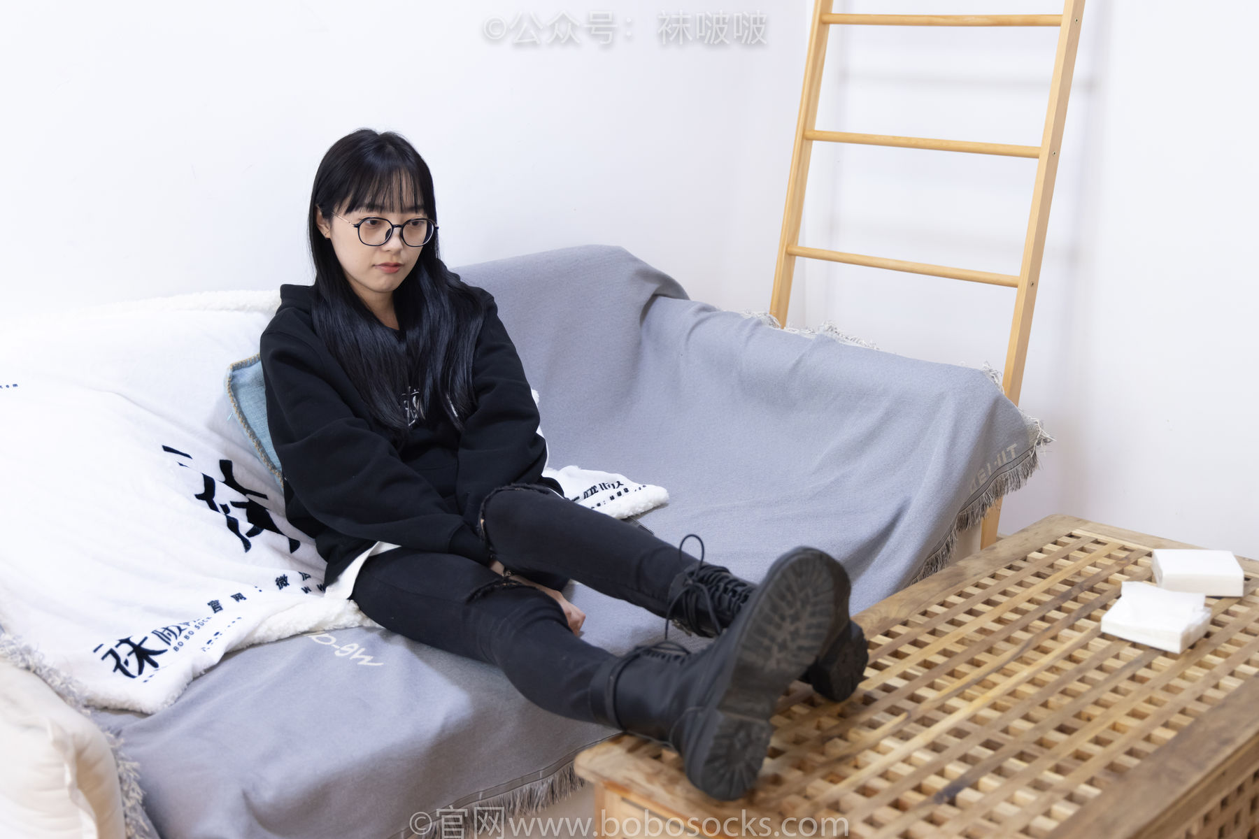BoBoSocks袜啵啵 No.061 稚予-短靴、白棉袜、裸足