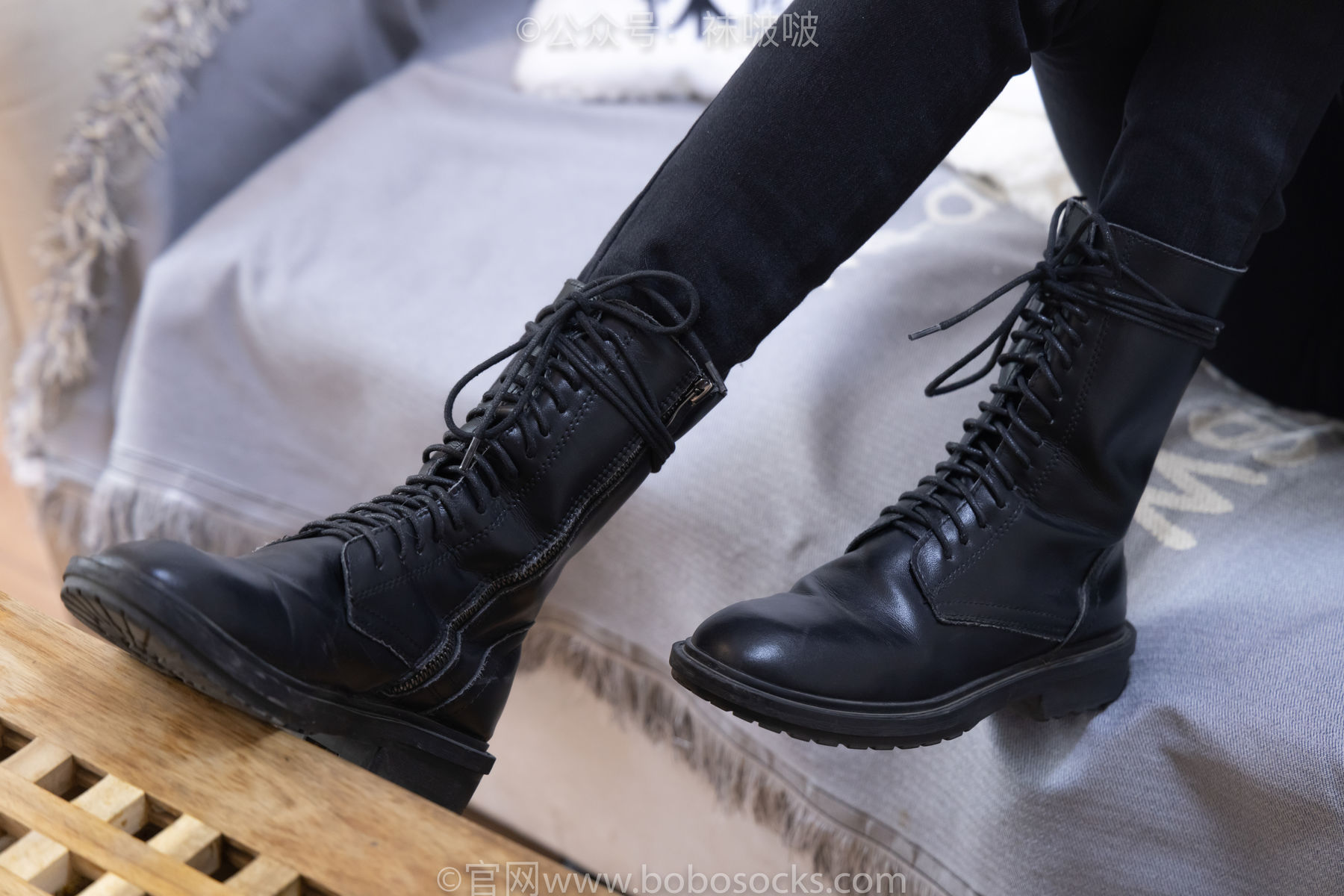 BoBoSocks袜啵啵 No.061 稚予-短靴、白棉袜、裸足