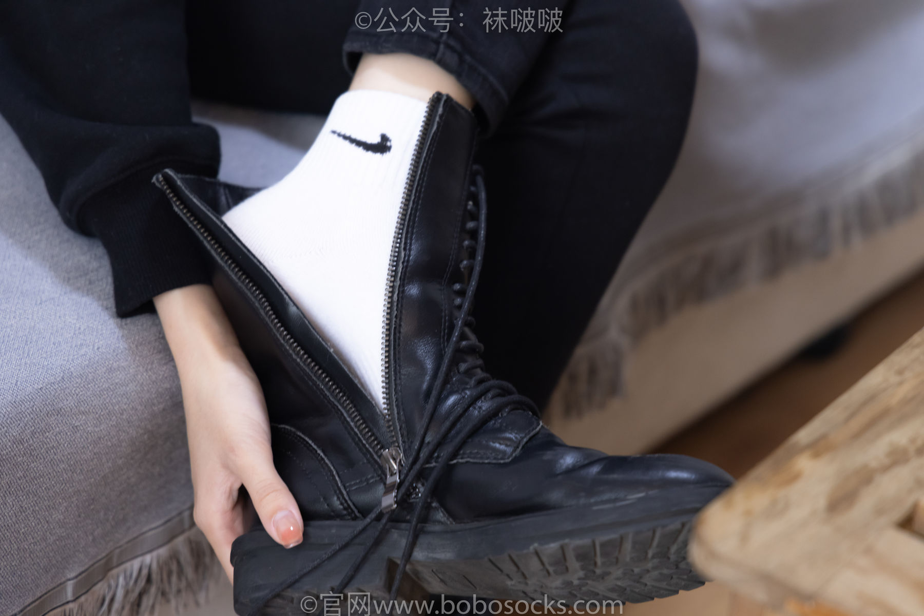 BoBoSocks袜啵啵 No.061 稚予-短靴、白棉袜、裸足