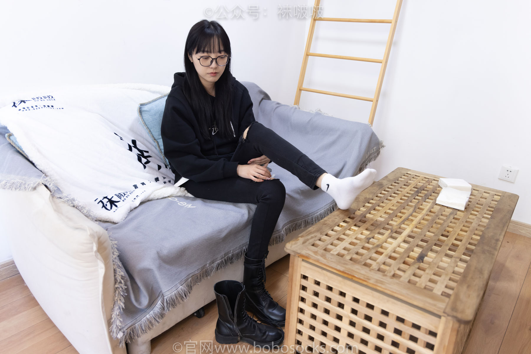 BoBoSocks袜啵啵 No.061 稚予-短靴、白棉袜、裸足