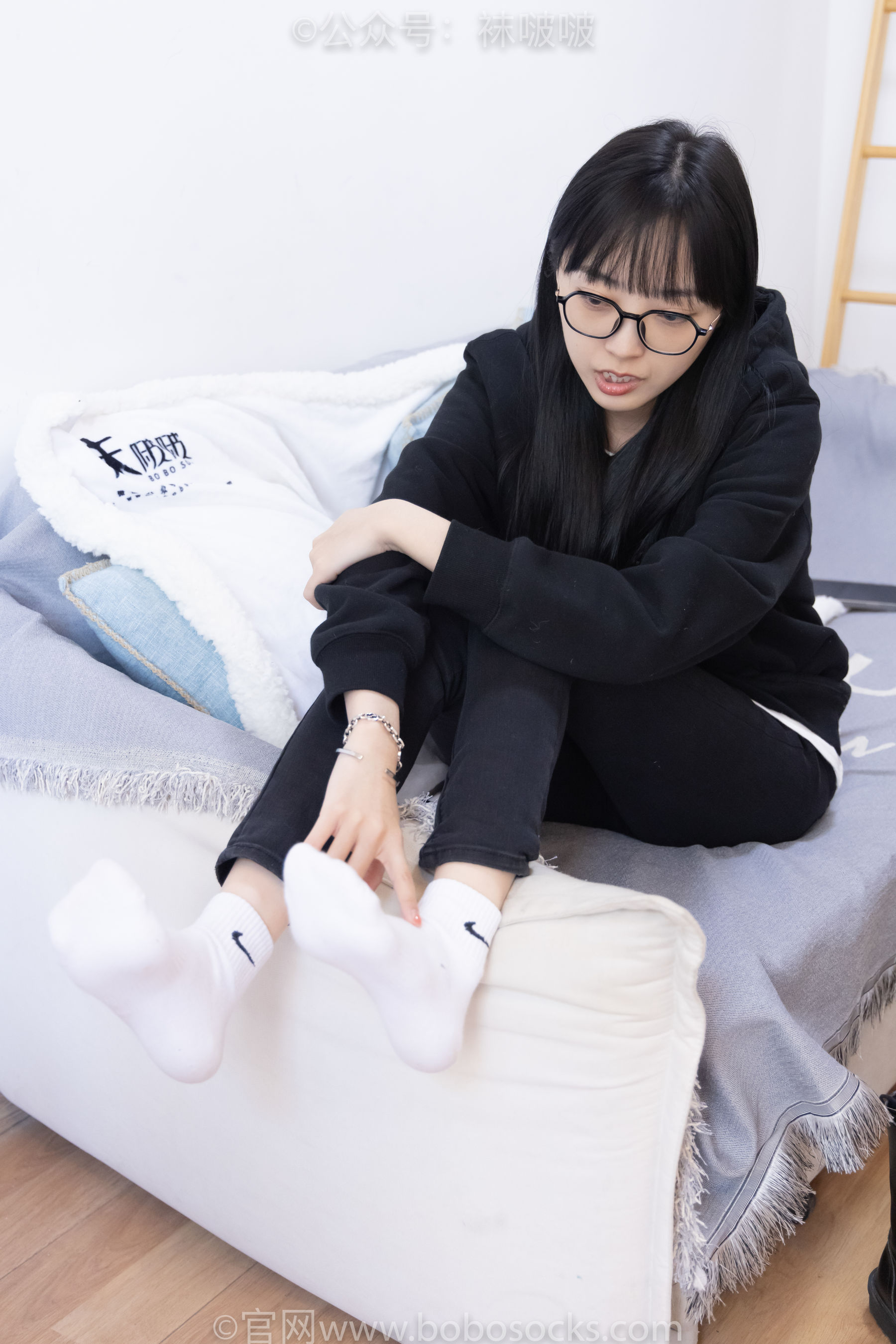 BoBoSocks袜啵啵 No.061 稚予-短靴、白棉袜、裸足
